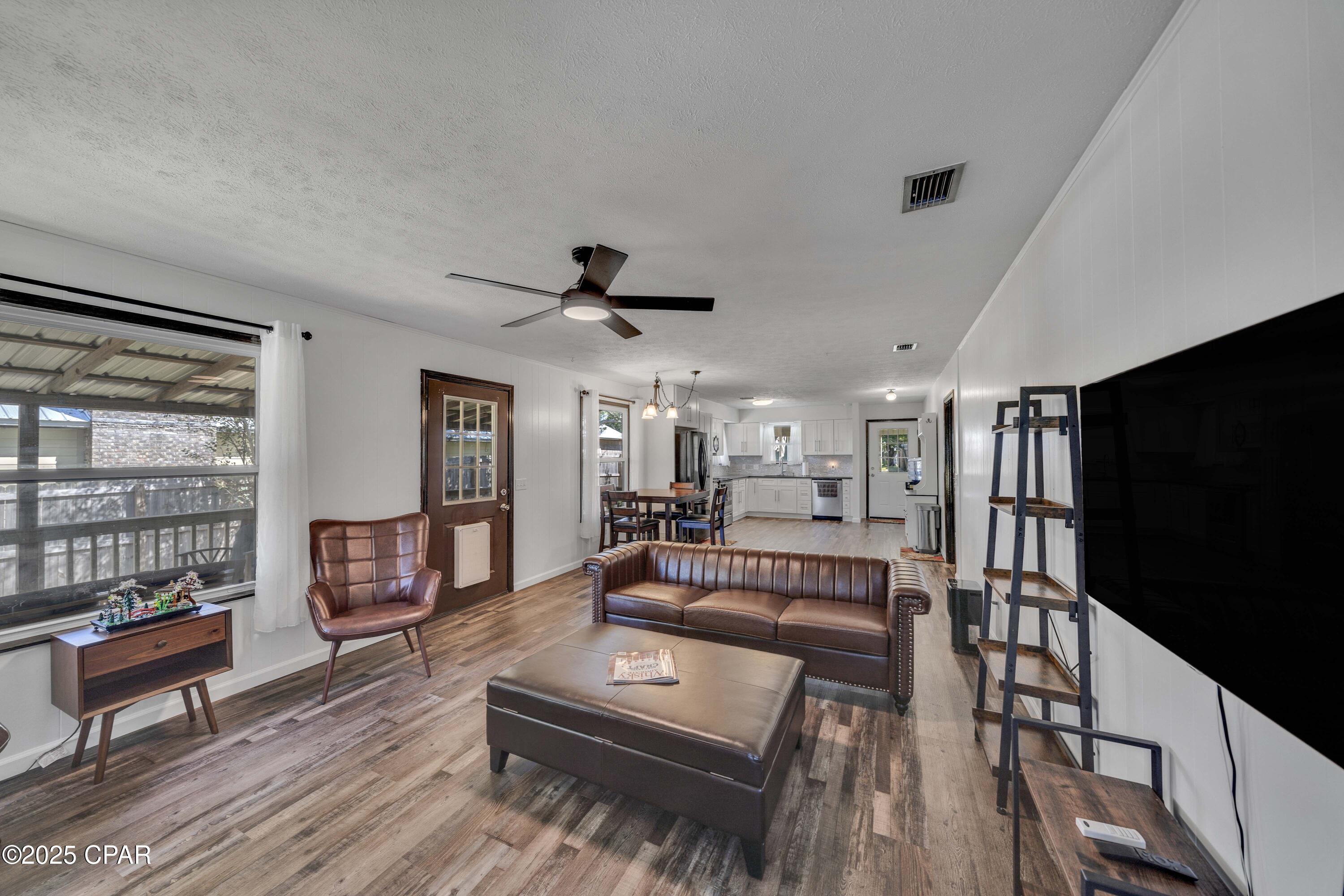 Image 20 For 2115 High Avenue