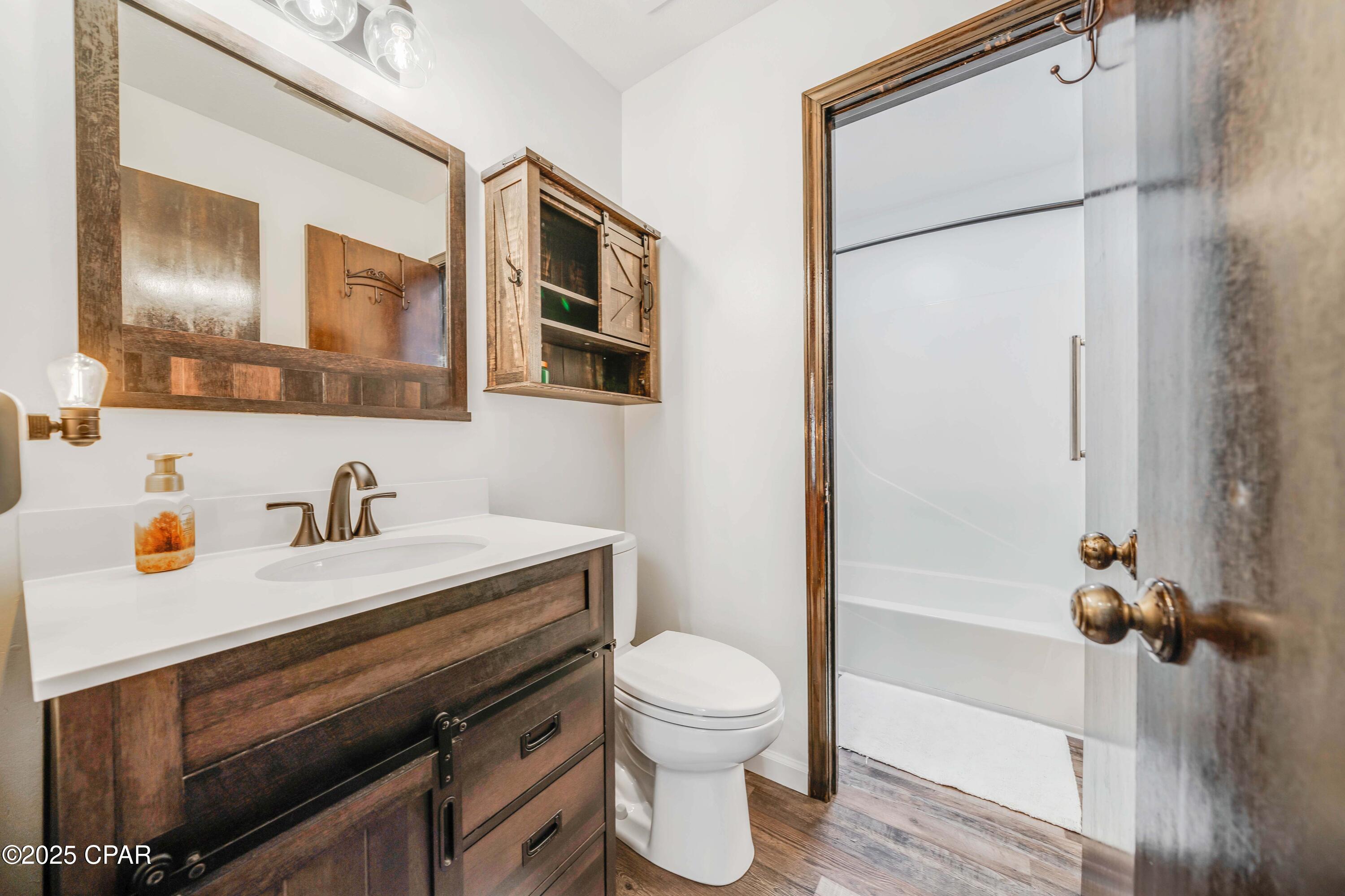 Image 22 For 2115 High Avenue