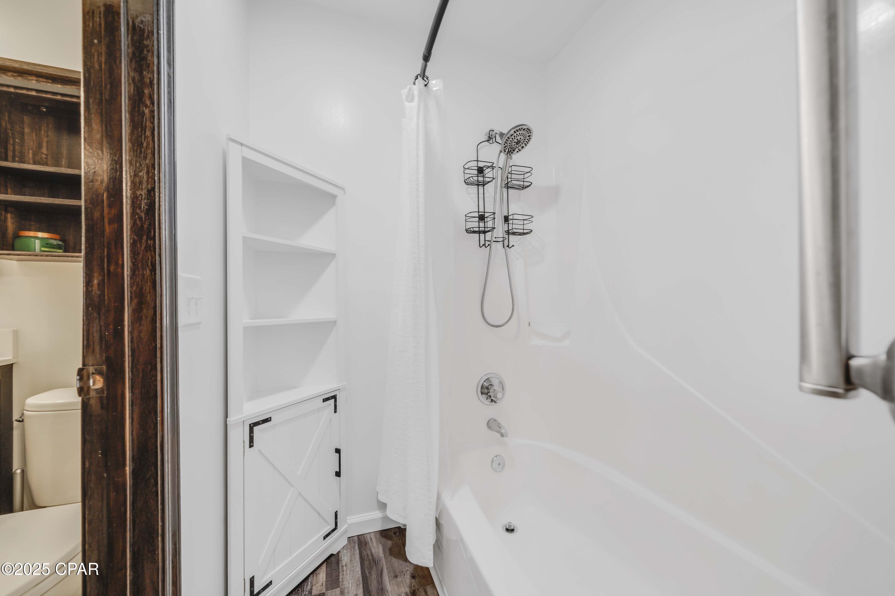 Image 27 For 2115 High Avenue