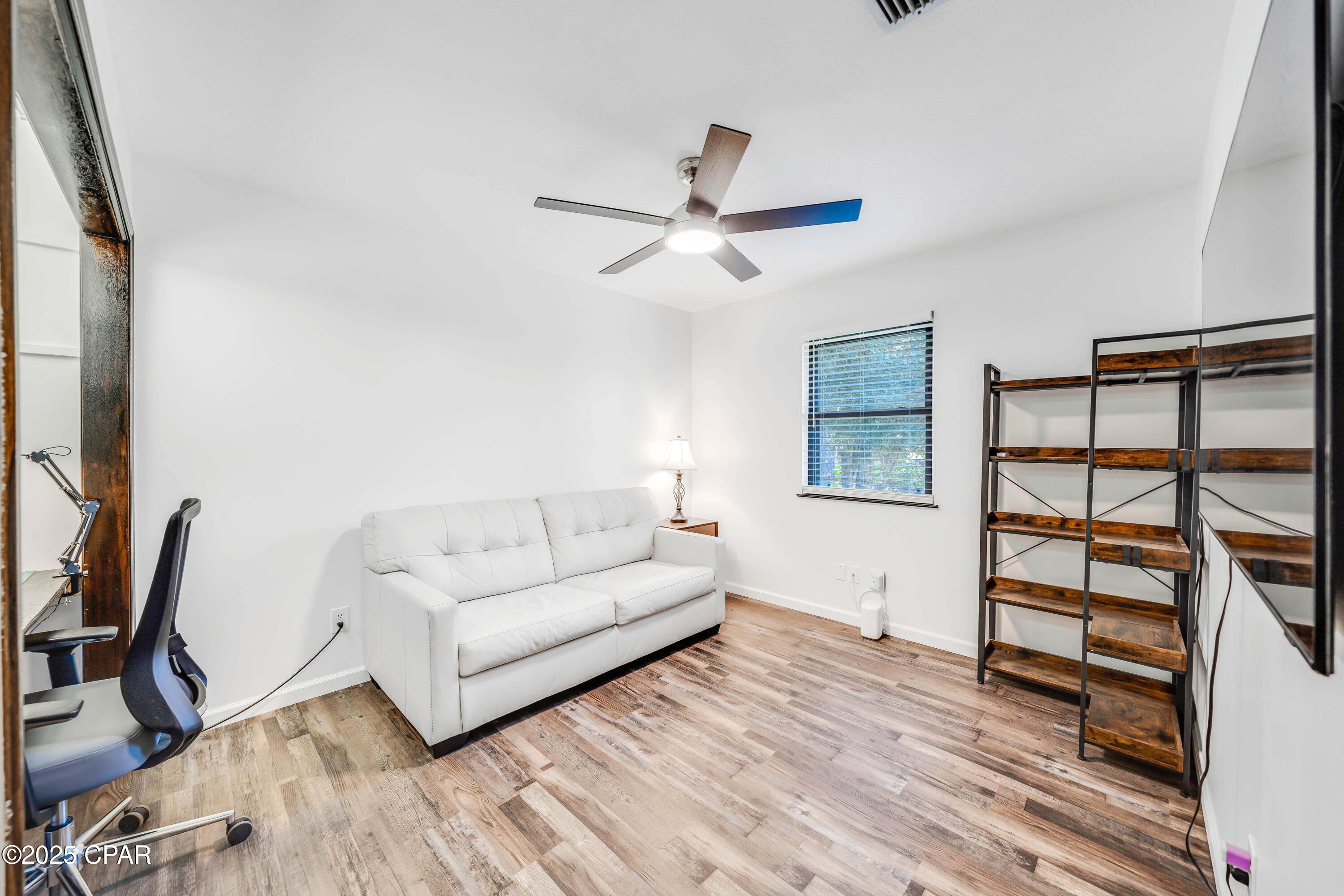 Image 28 For 2115 High Avenue