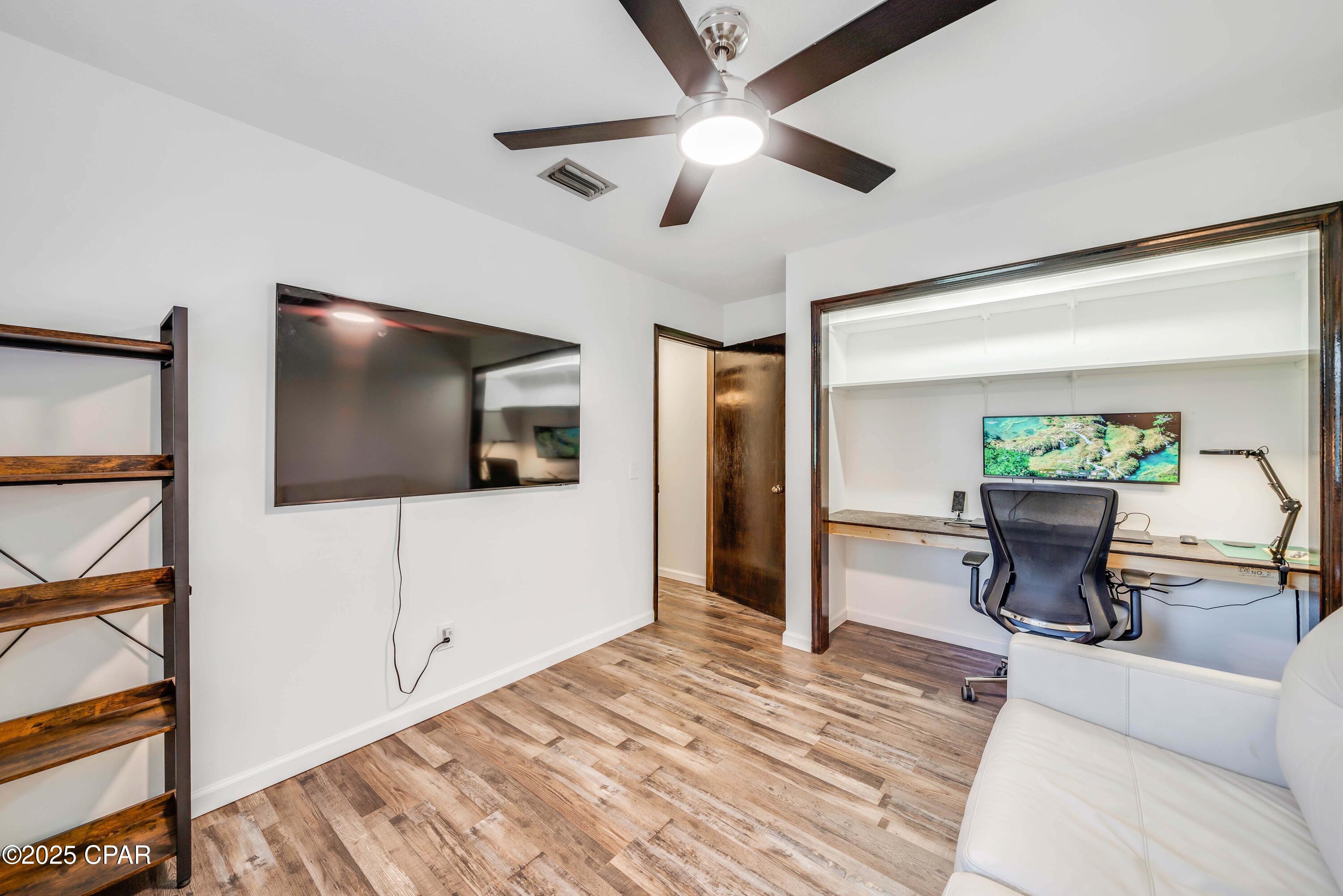 Image 29 For 2115 High Avenue