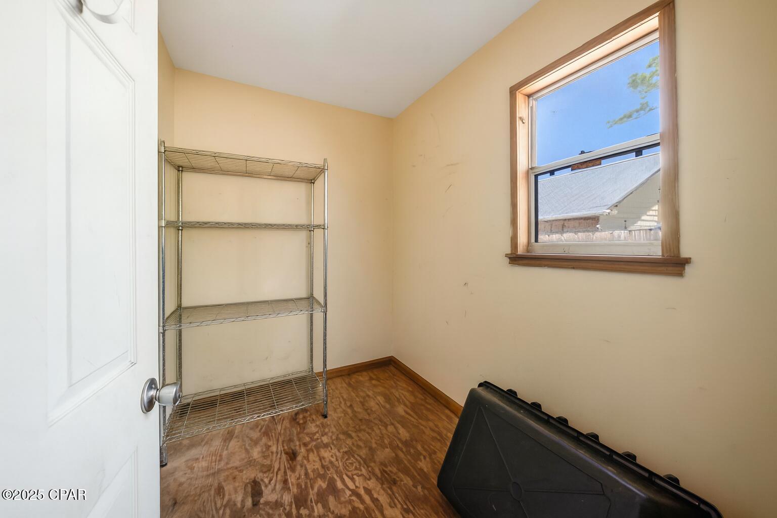 Image 36 For 2115 High Avenue