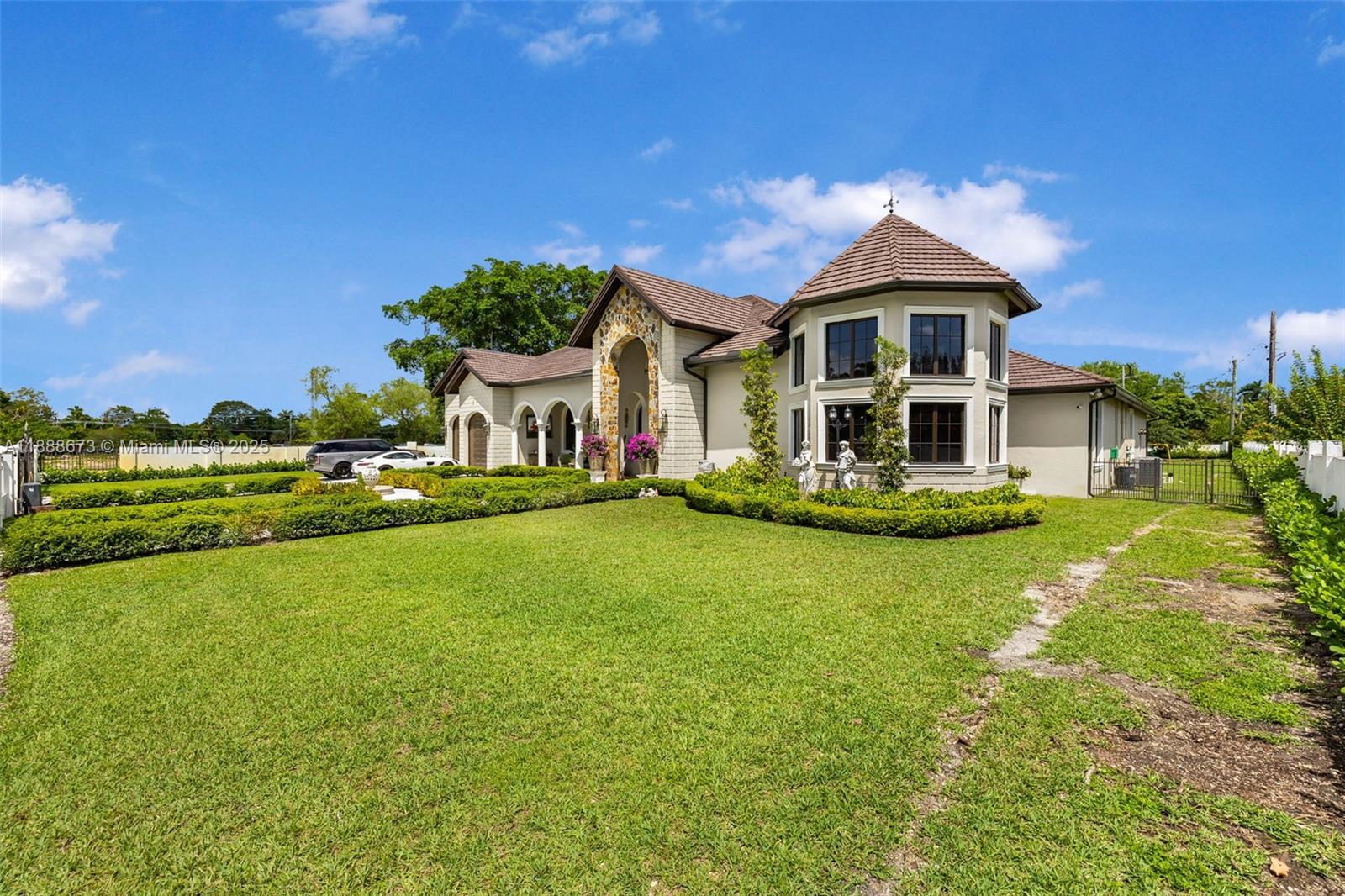 Homes for sale in Miami, FL | 9815 Sw 114Th St, Miami, FL 33176 | MLS# A11888673