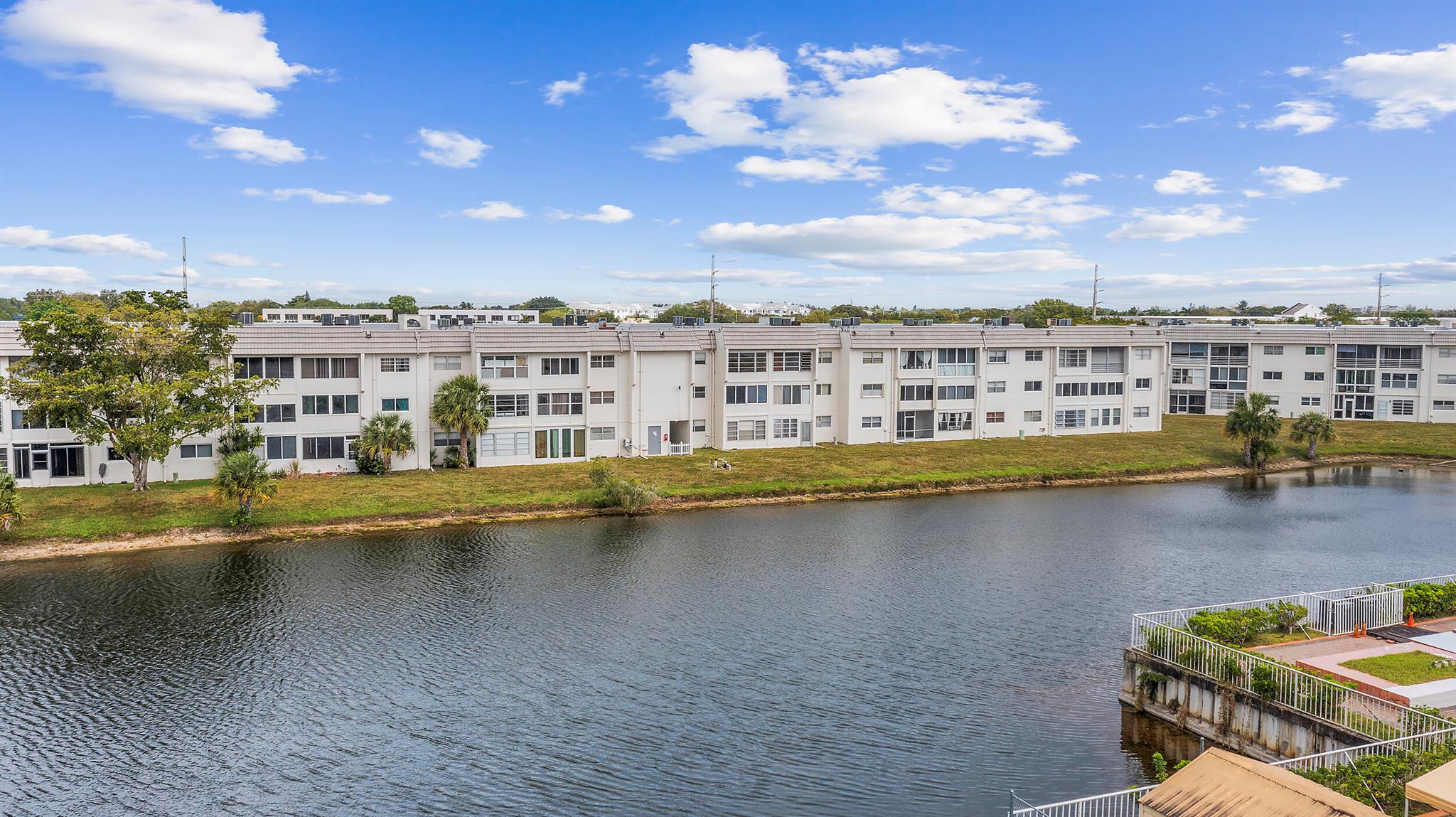 Sunrise Lakes 59 Condo