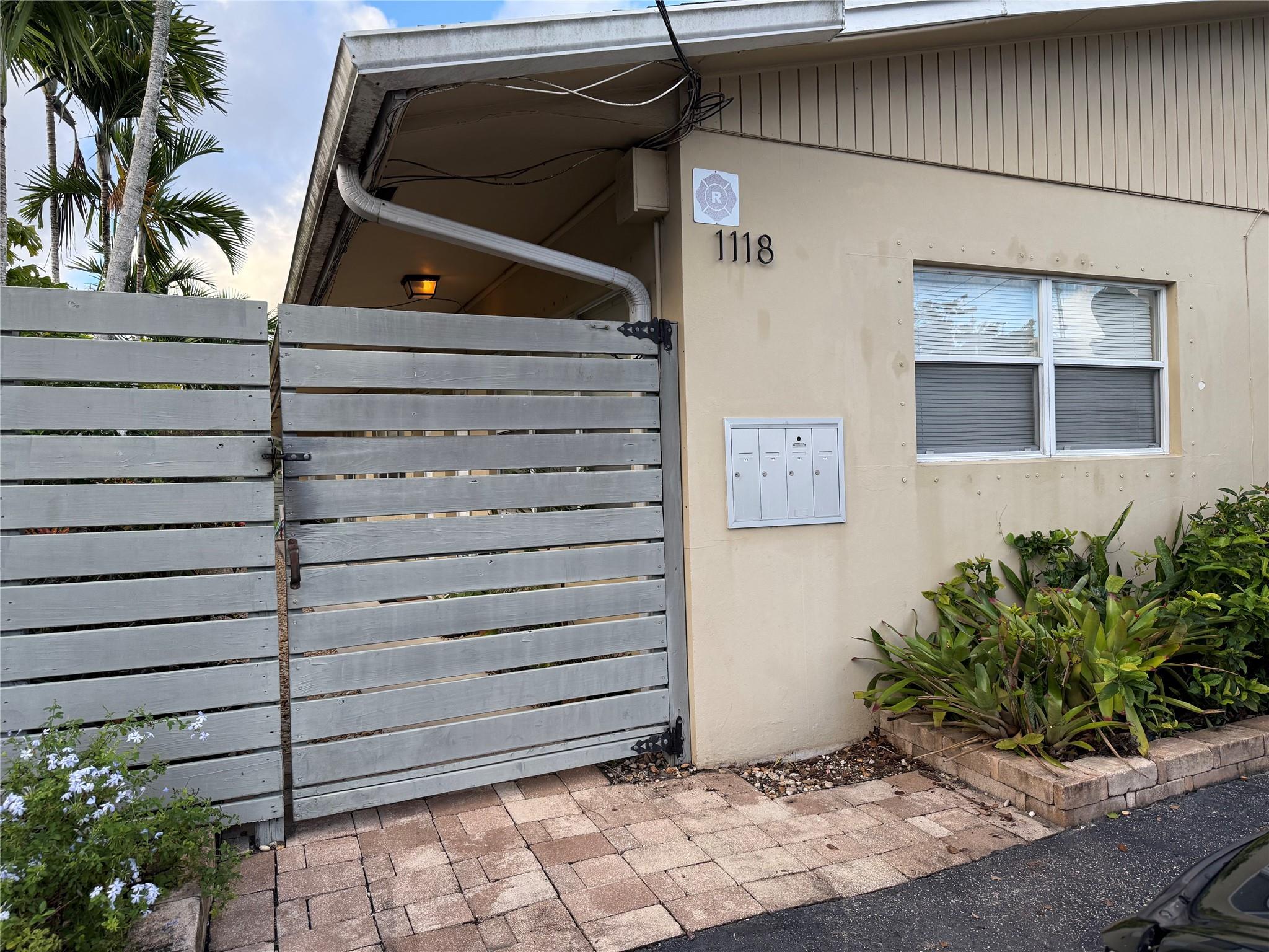 Waverly Place 2-19 D