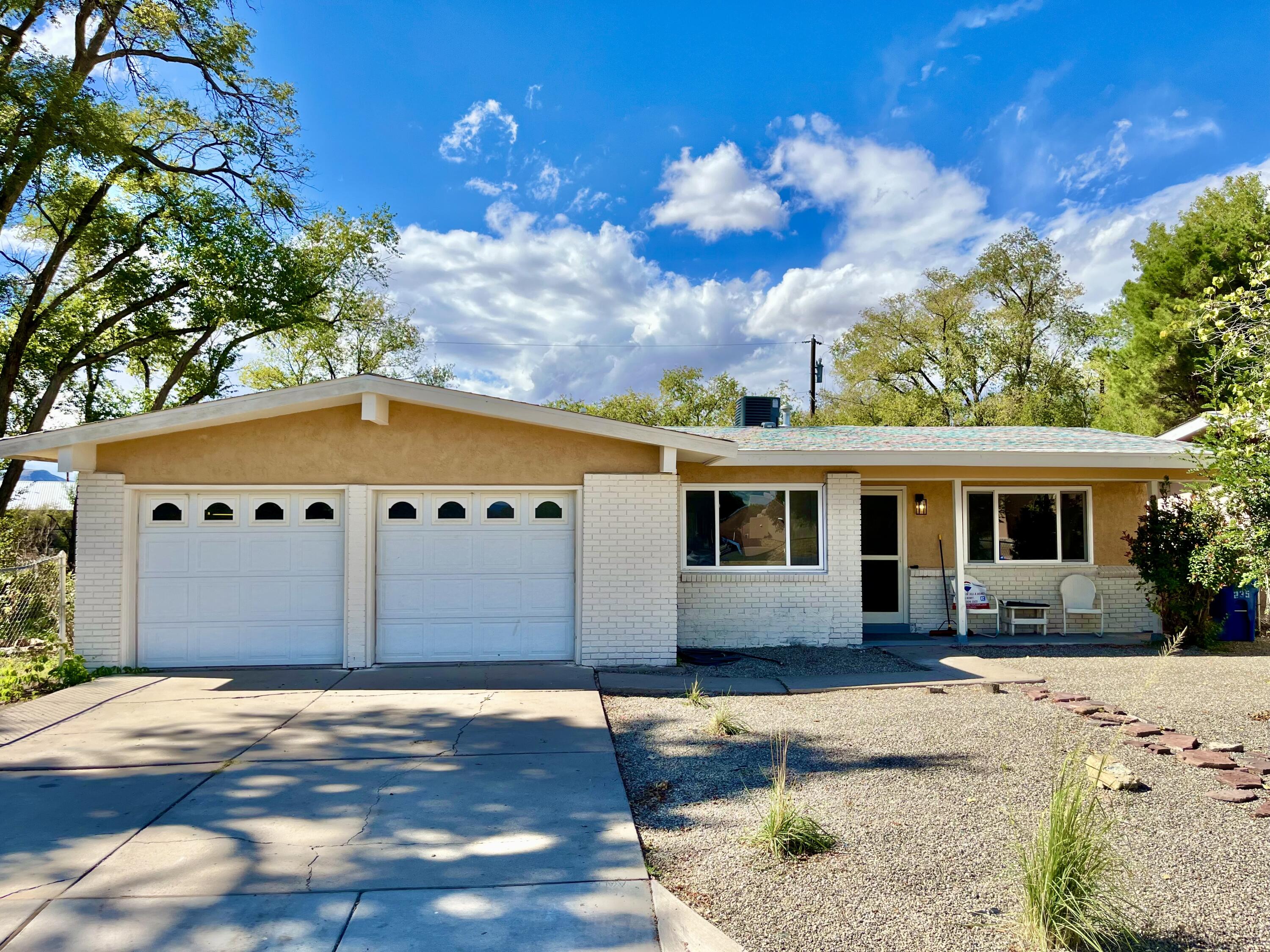 Homes for sale in Los Lunas, NM | 235 Luna Ave Ne, Los Lunas, NM 87031 | MLS# 1092430