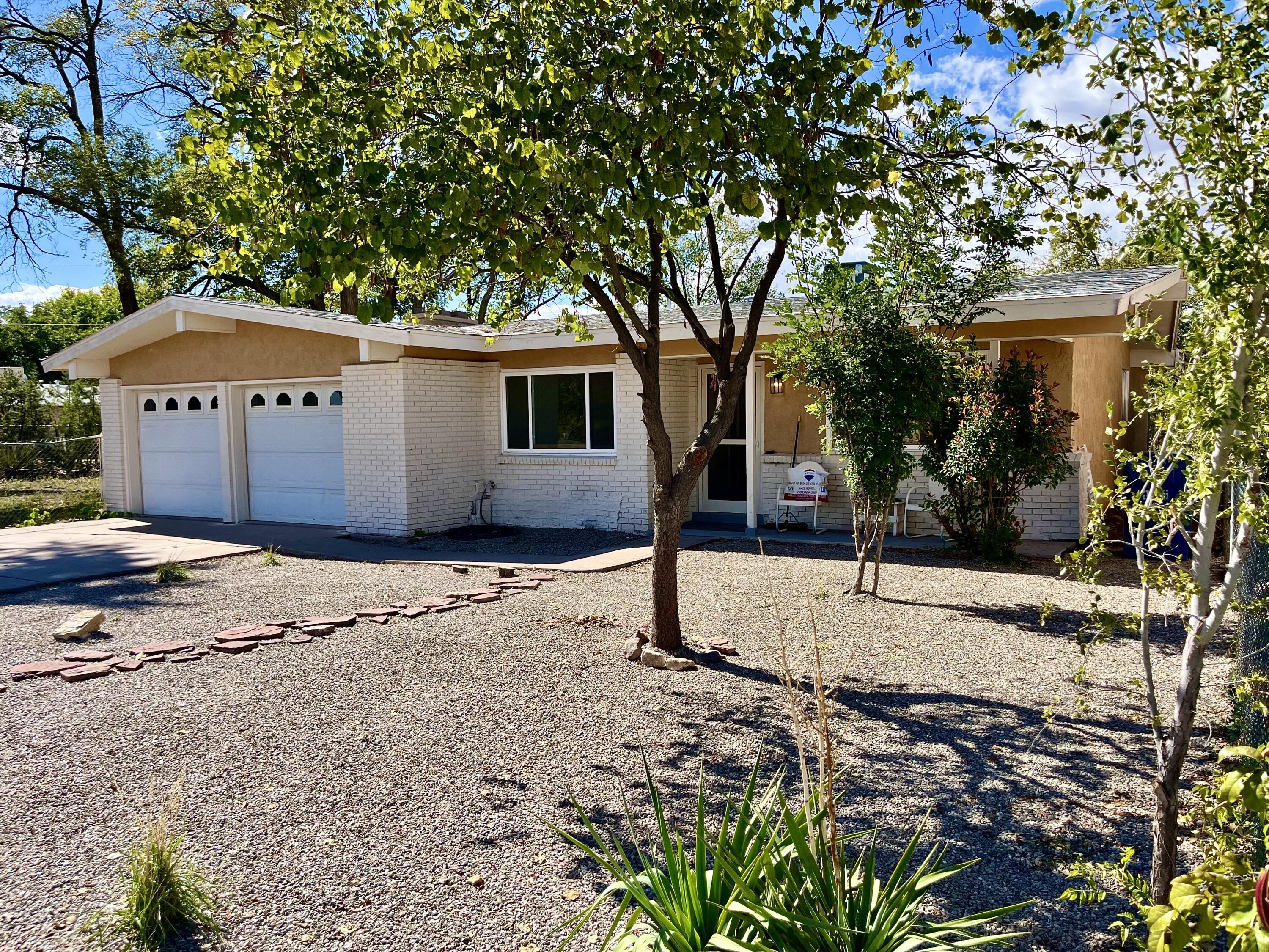 Homes for sale in Los Lunas, NM | 235 Luna Ave Ne, Los Lunas, NM 87031 | MLS# 1092430