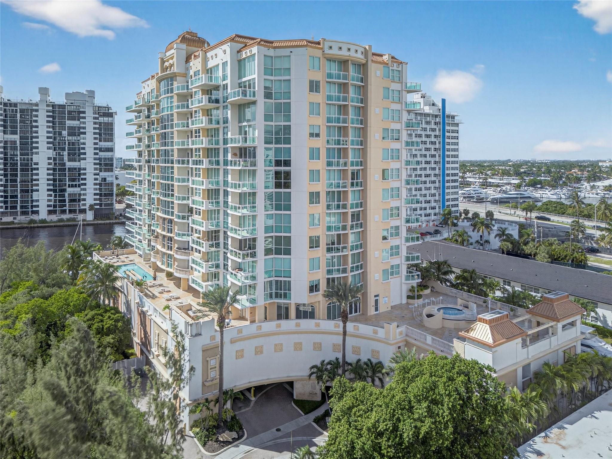 Le Club International