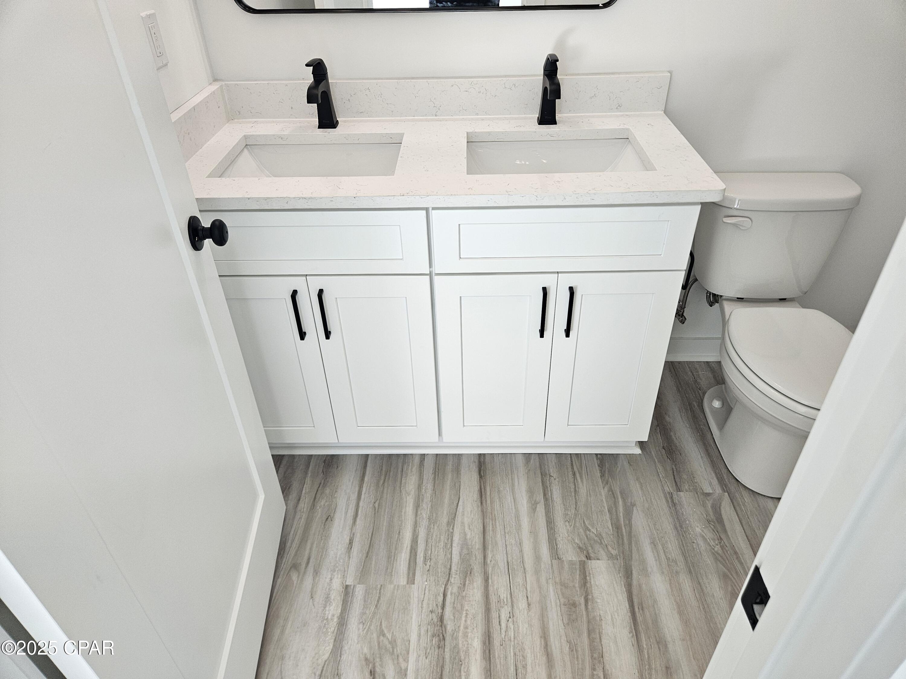 Image 11 For 910 9th Court