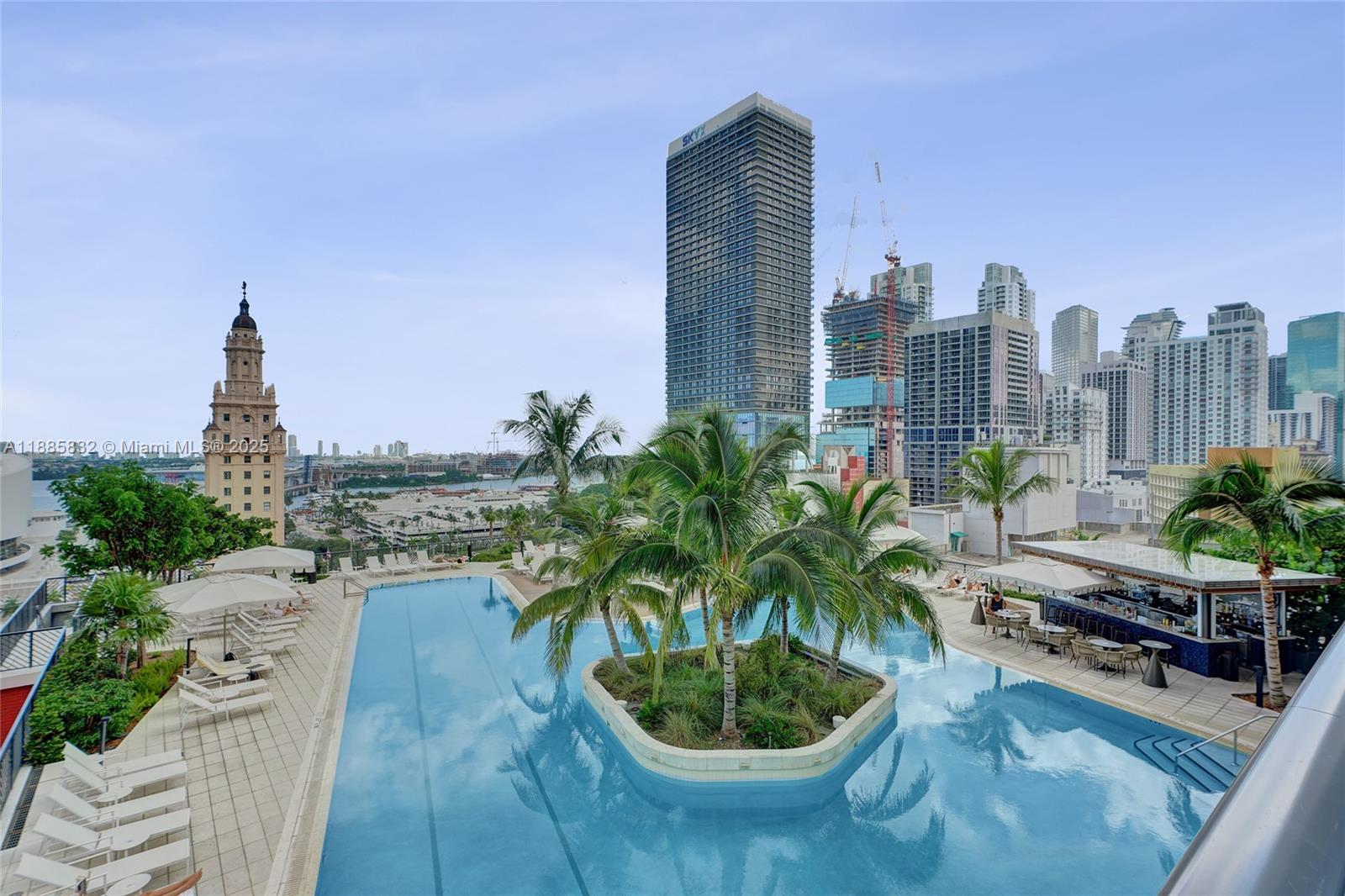 Condo for Sale in Miami, FL