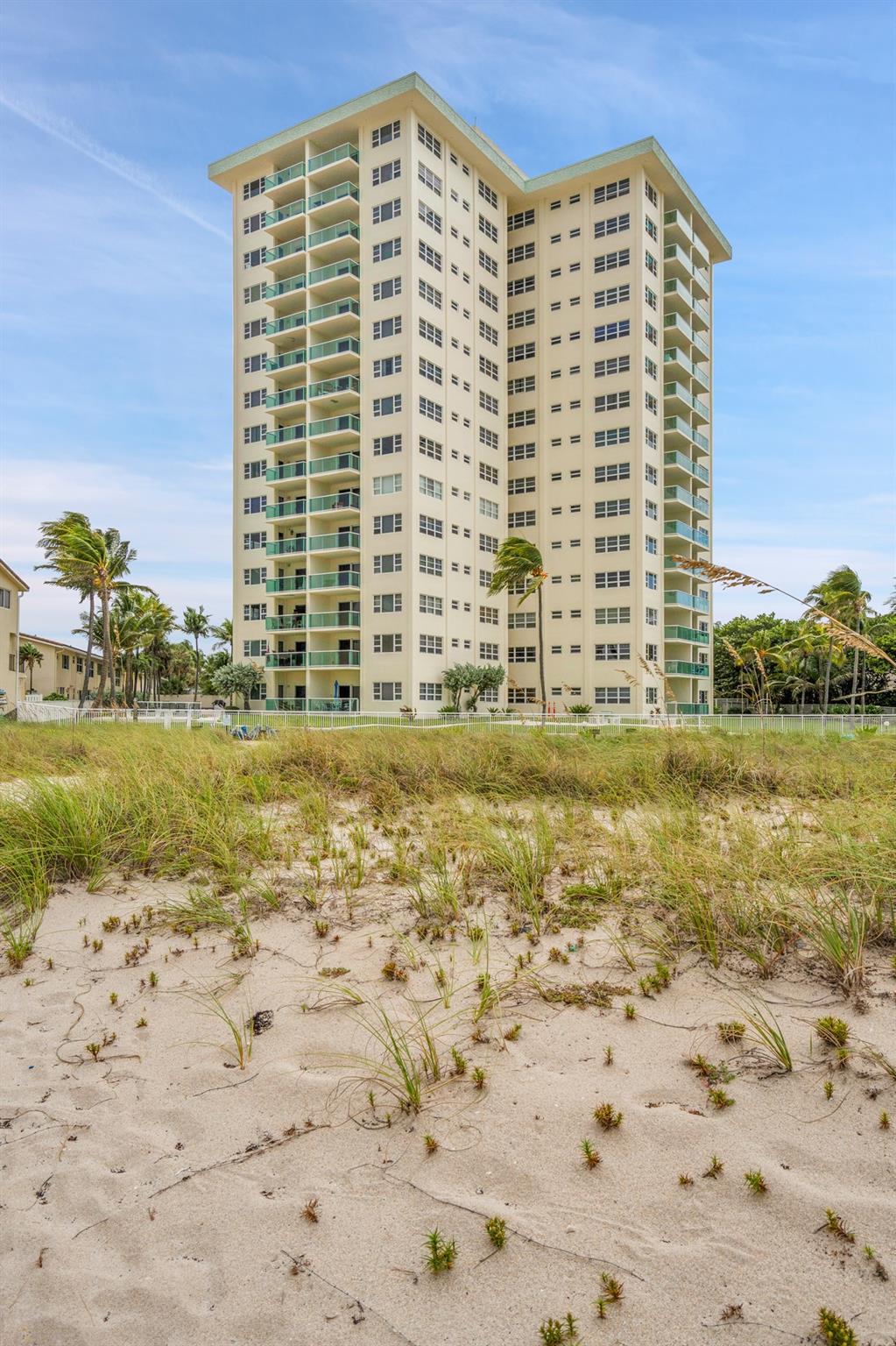 Homes for sale in Lauderdale By The Sea, FL | 6000 N Ocean Blvd #6E, Lauderdale By The Sea, FL 33308 | MLS# F10530106