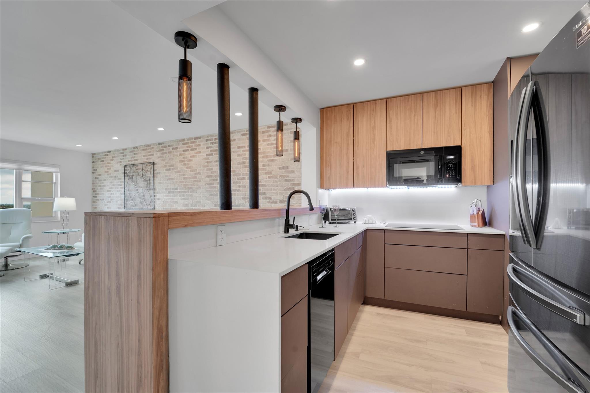 Homes for sale in Lauderdale By The Sea, FL | 6000 N Ocean Blvd #6E, Lauderdale By The Sea, FL 33308 | MLS# F10530106