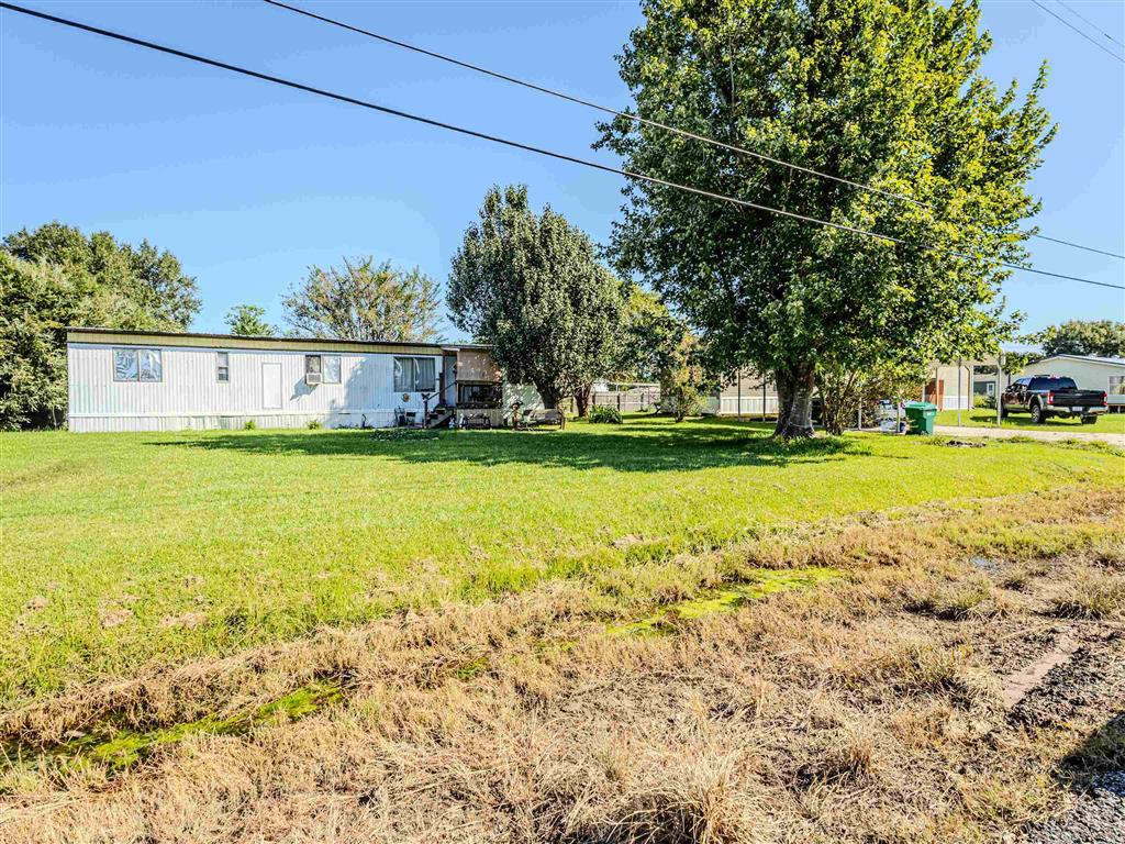 2352 Salmon Street — photo 2