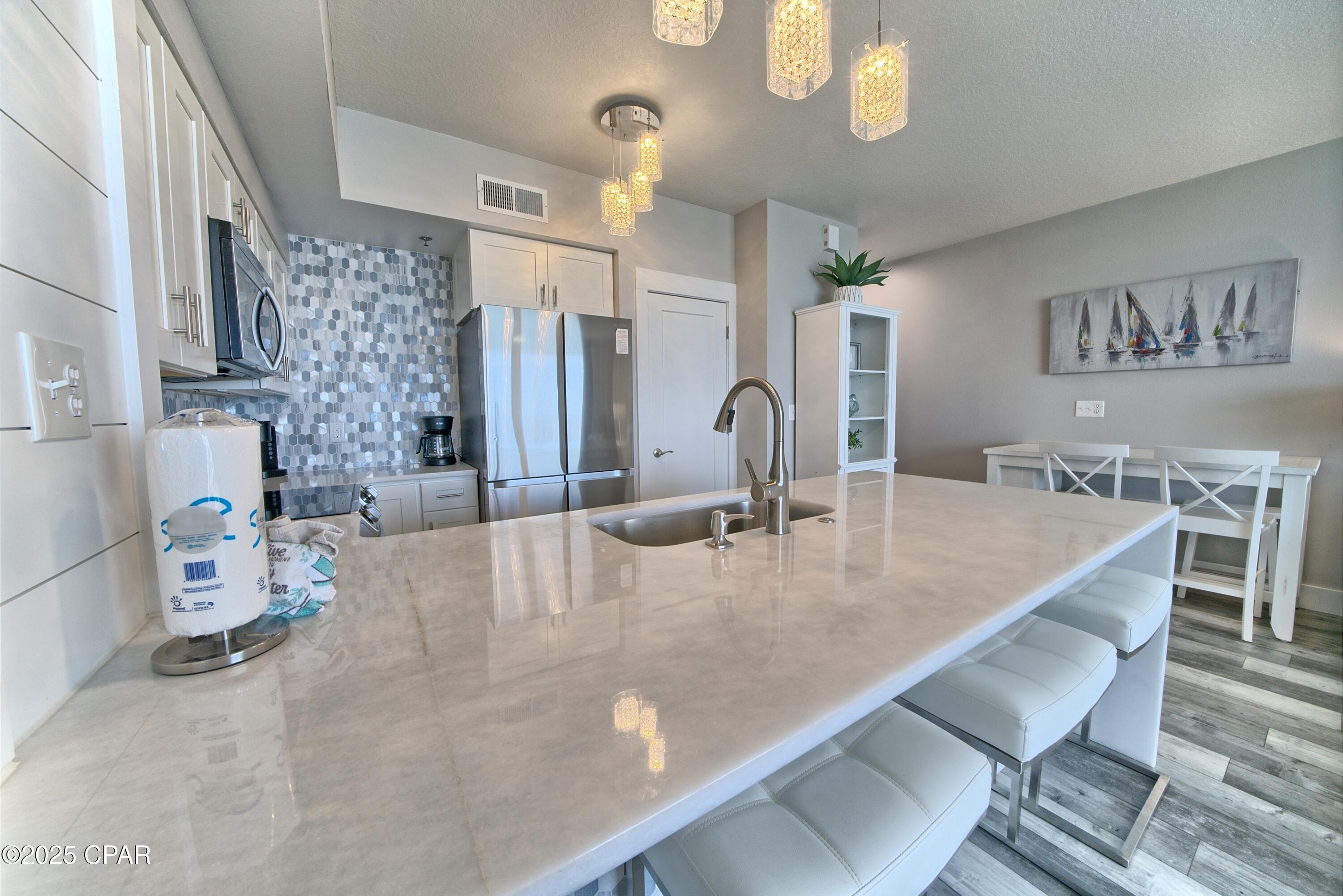 Image 17 For 9900 Thomas Drive 1402