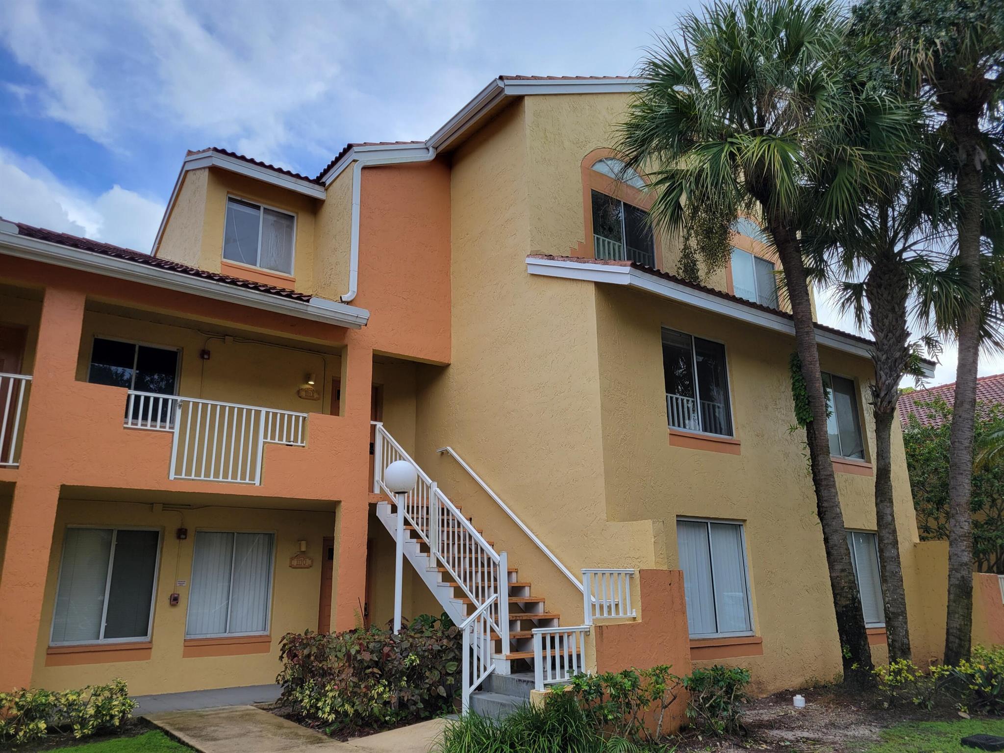 Napoli Gardens At Coral S