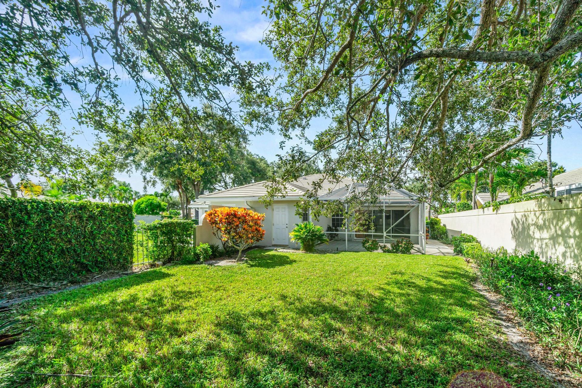 Homes for sale in Palm Beach Gardens, FL | 4186 Royal Oaks Dr, Palm Beach Gardens, FL 33410 | MLS# F10529970