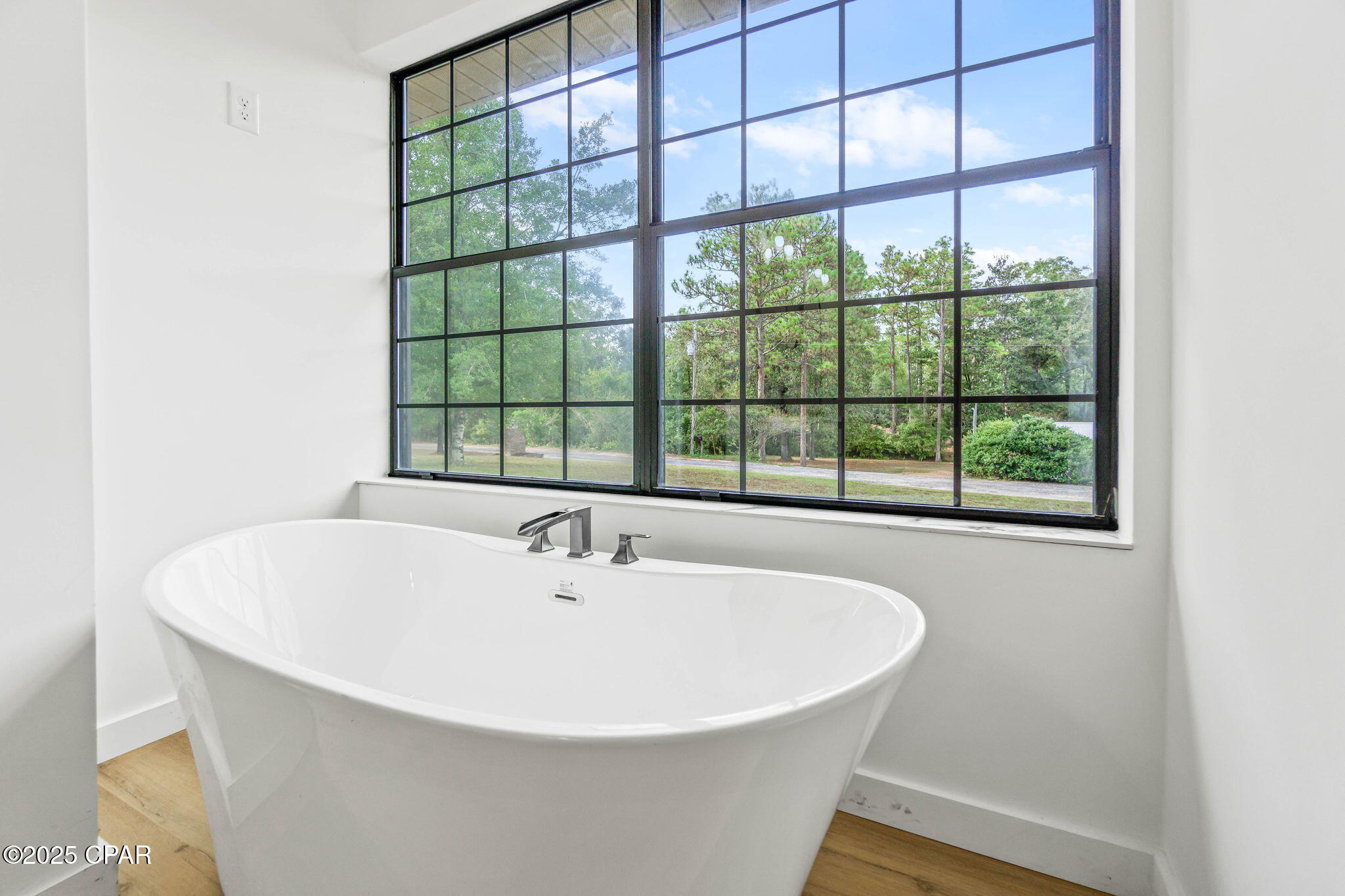 Image 8 For 1105 Timberlane Road