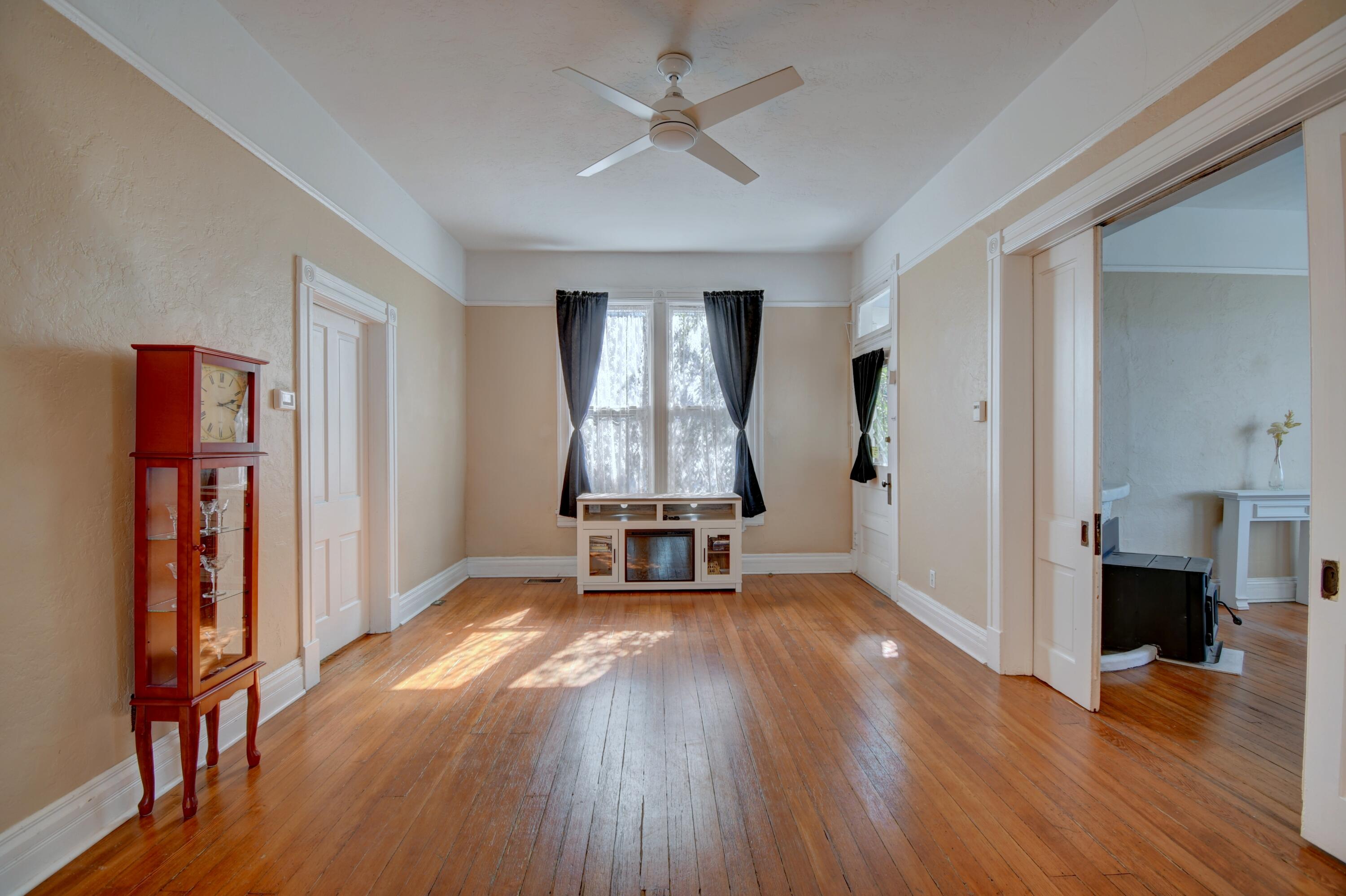 Homes for sale in Albuquerque, NM | 420 Edith Blvd Se, Albuquerque, NM 87102 | MLS# 1092460