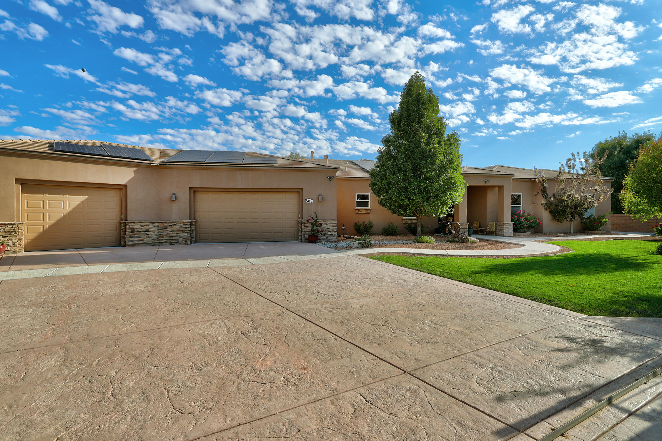 Homes for sale in Albuquerque, NM | 509 Rohan Rd Nw, Albuquerque, NM 87114 | MLS# 1092465