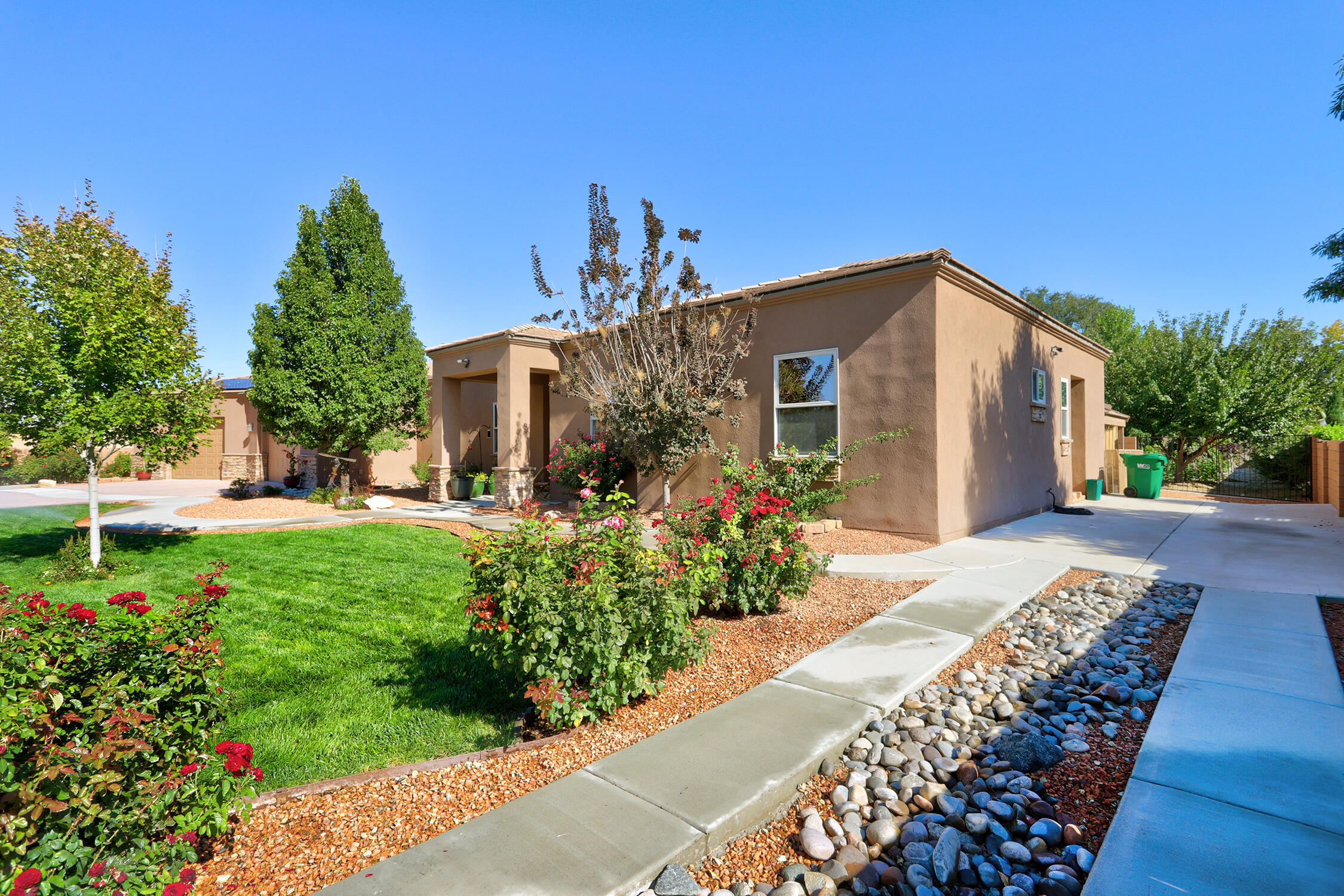 Homes for sale in Albuquerque, NM | 509 Rohan Rd Nw, Albuquerque, NM 87114 | MLS# 1092465