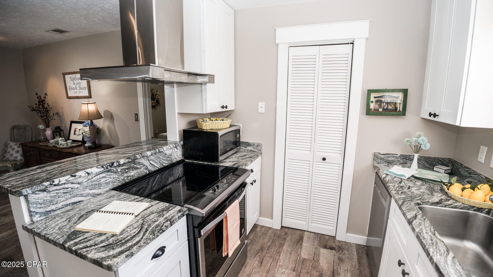 Image 13 For 3912 Long John Drive