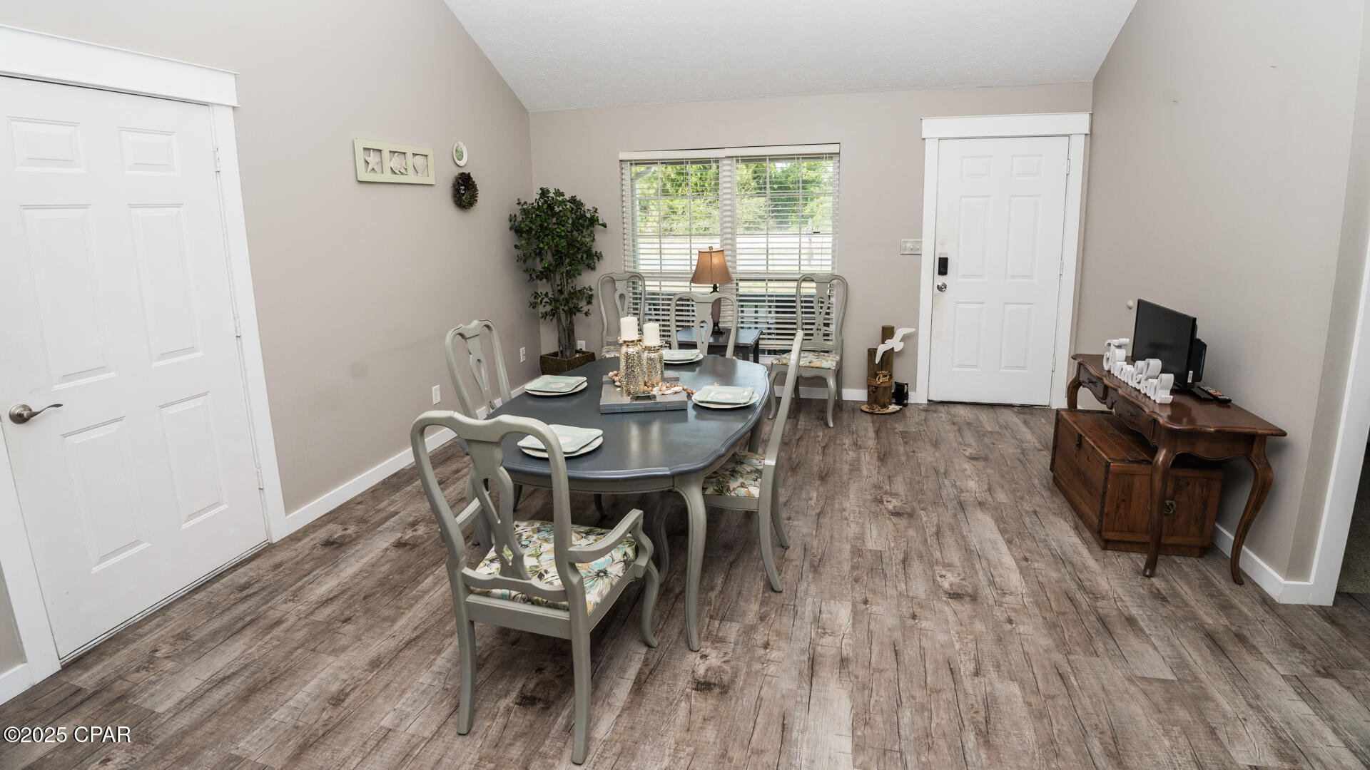 Image 6 For 3912 Long John Drive