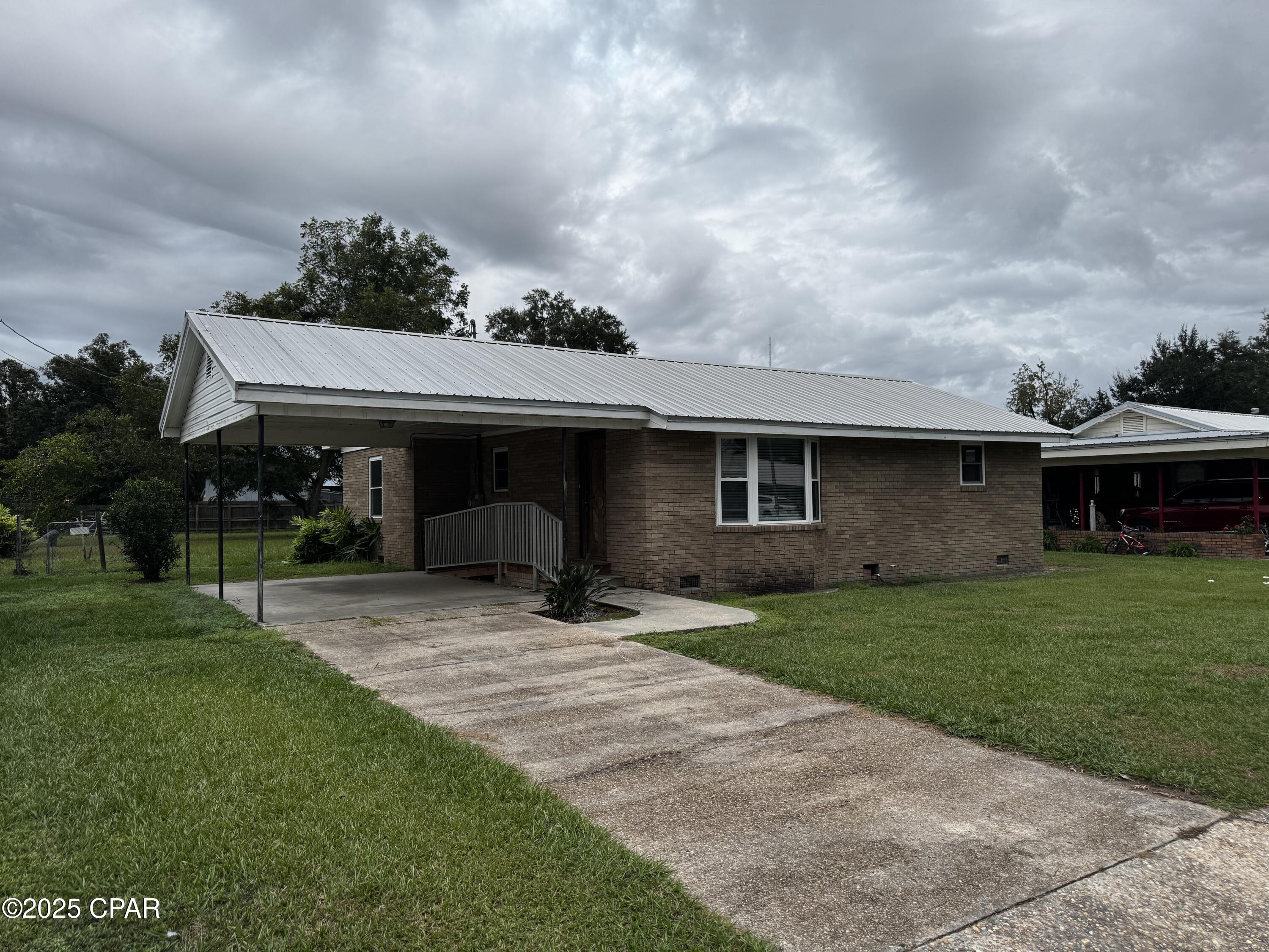 Homes for sale in Wewahitchka, FL | 546 S S 2nd St St, Wewahitchka, FL 32465 | MLS# 779994
