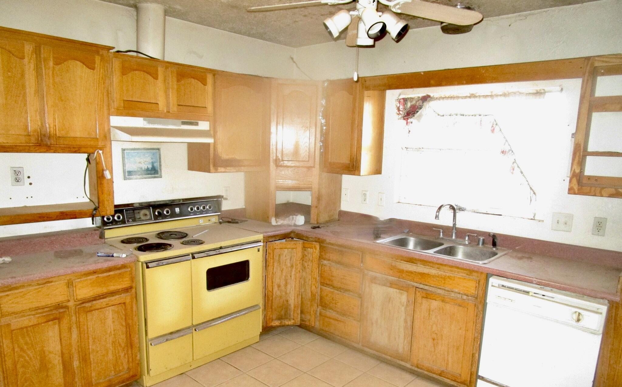 Homes for sale in Belen, NM | 300 Wisconsin St, Belen, NM 87002 | MLS# 1092426