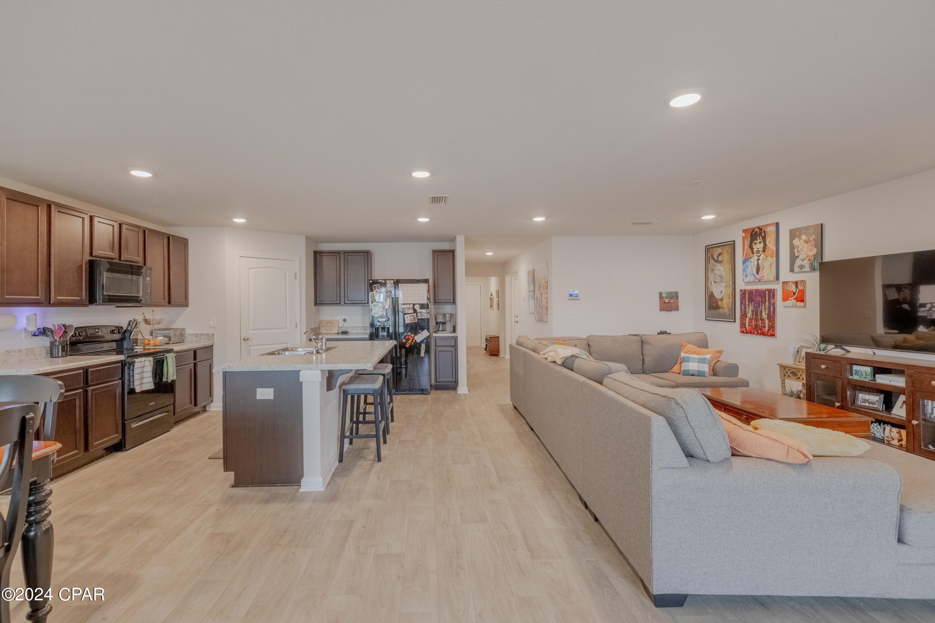 Image 20 For 100 Red Bay Road