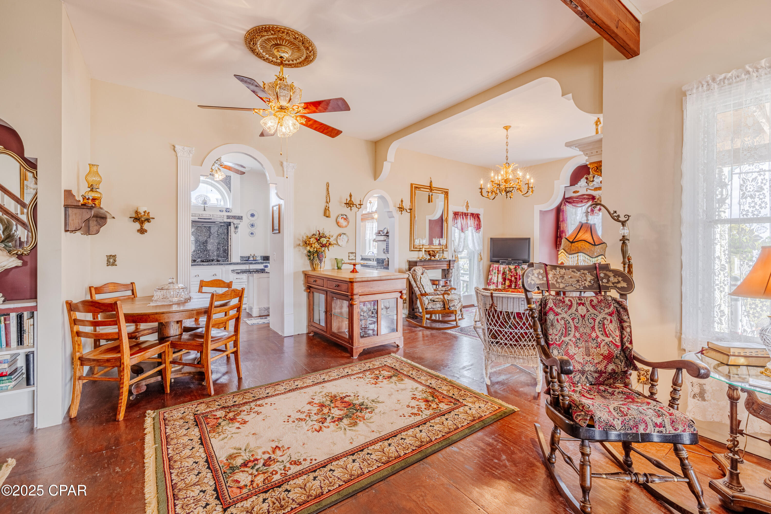 Image 10 For 21902 Sunnyside Lane