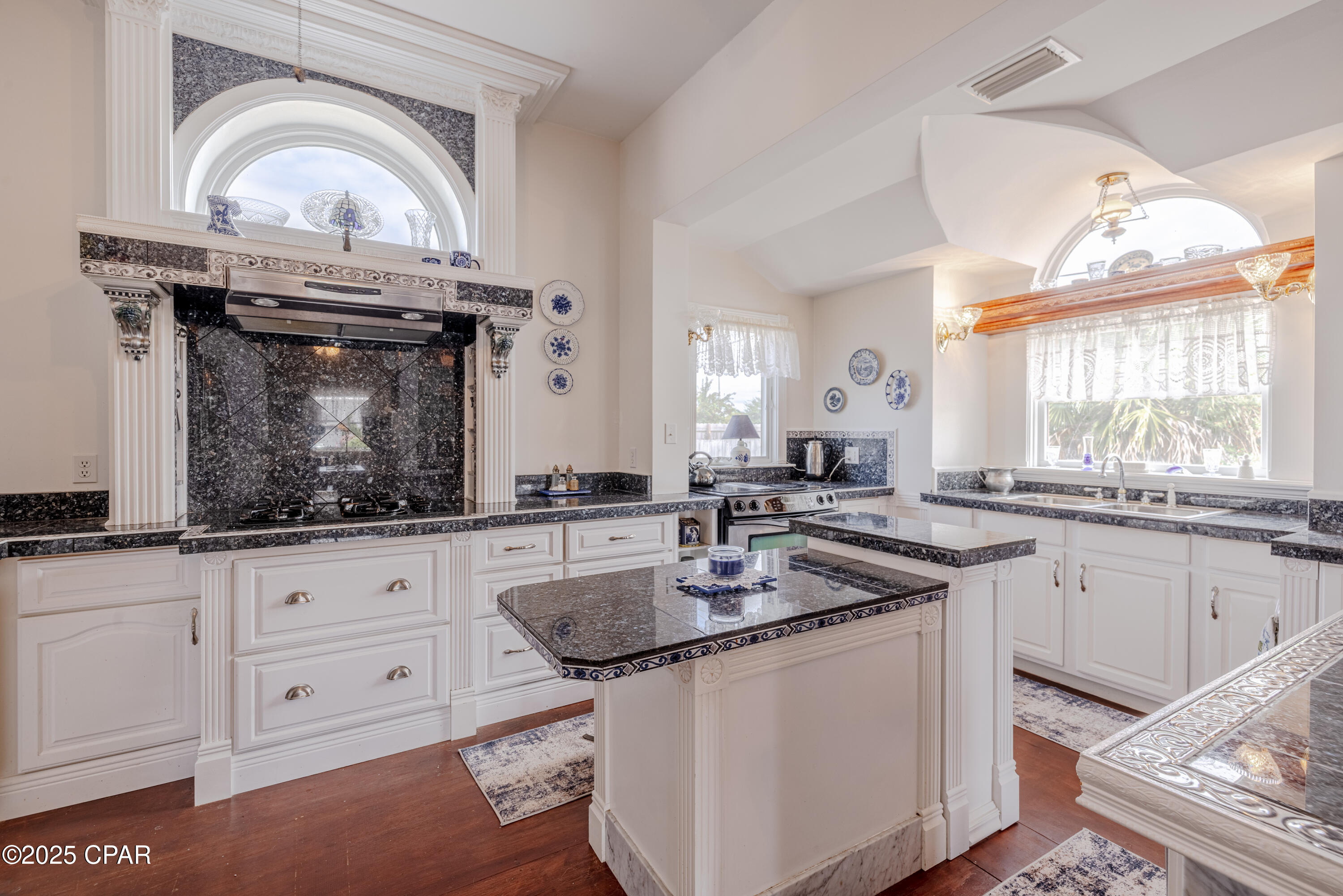 Image 13 For 21902 Sunnyside Lane