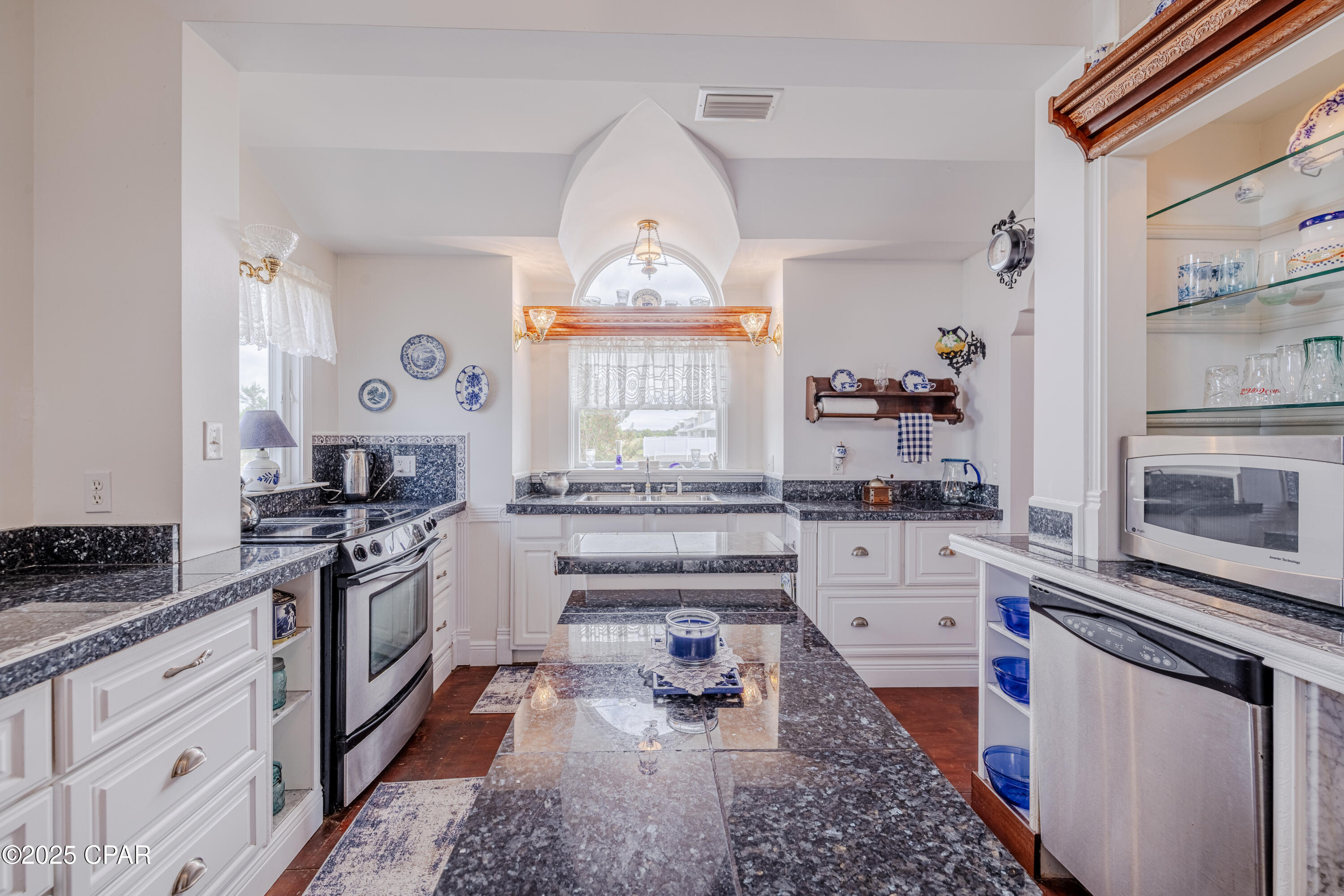 Image 59 For 21902 Sunnyside Lane