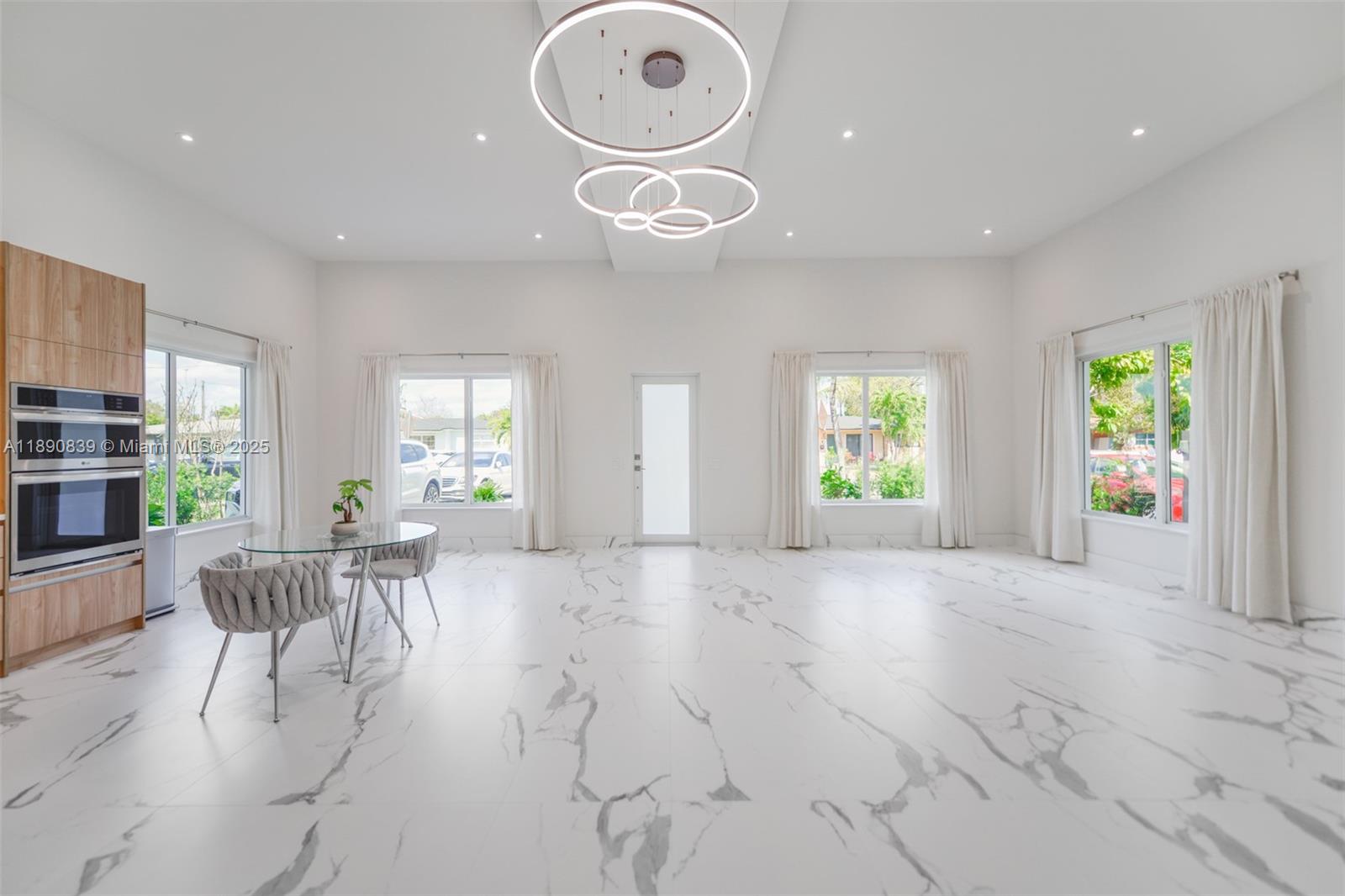 Homes for sale in Hallandale Beach, FL | 635 Sw 9Th St, Hallandale Beach, FL 33009 | MLS# A11890839