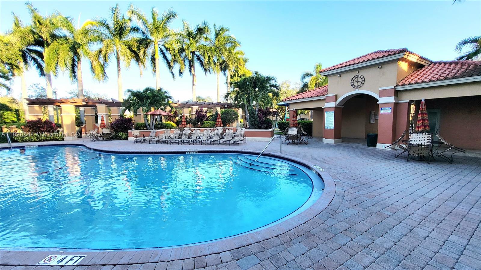 Villas At Harbor Isles Co