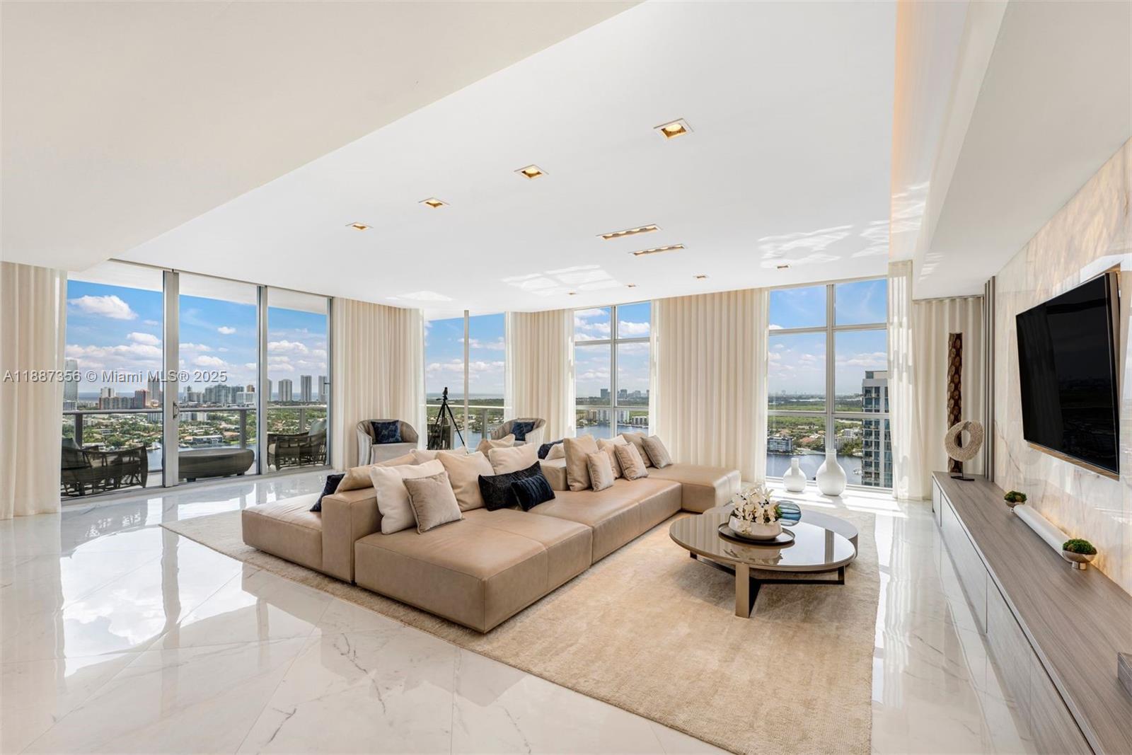 Apartamento en Venta en North Miami Beach, FL