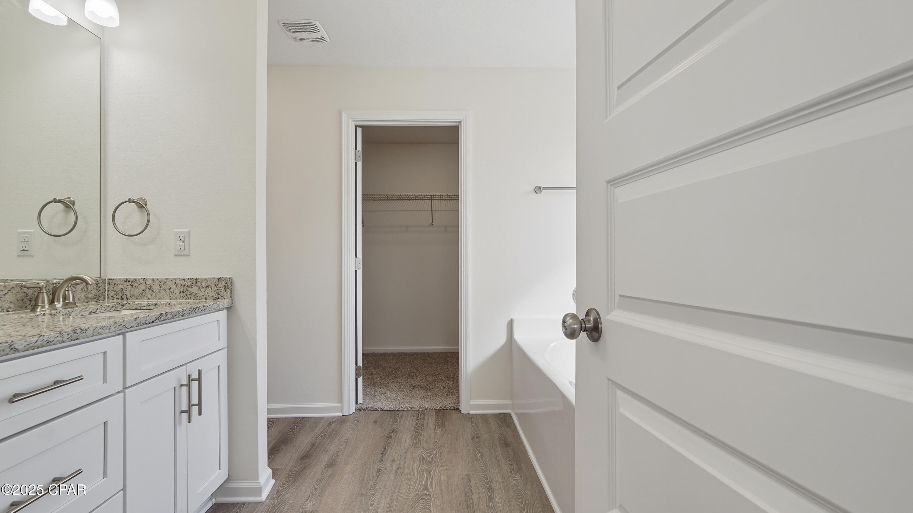 Image 4 For 2649 Amelia Avenue