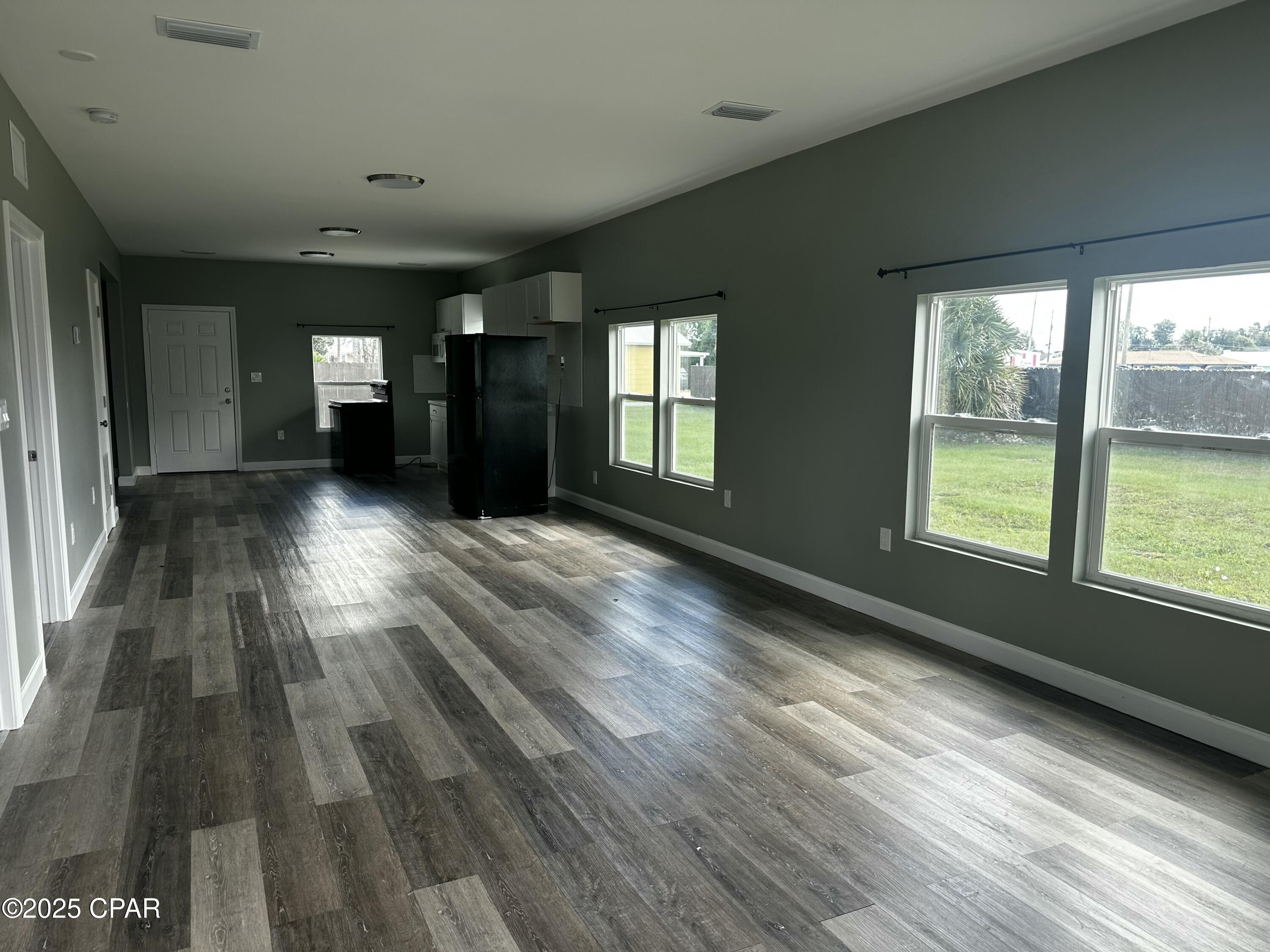 Image 2 For 1122 Oak Avenue