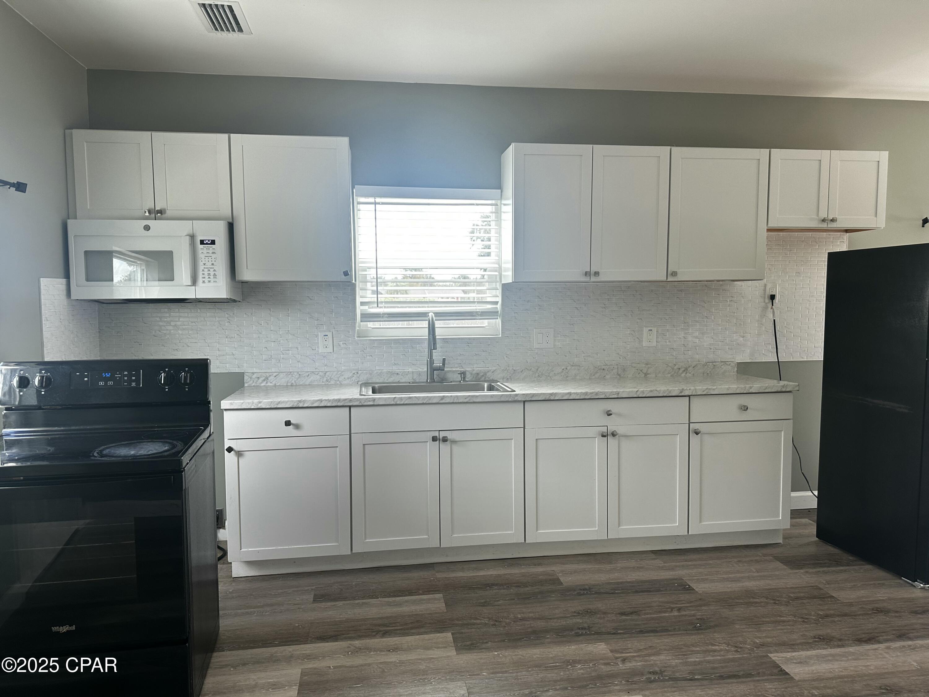 Image 3 For 1122 Oak Avenue