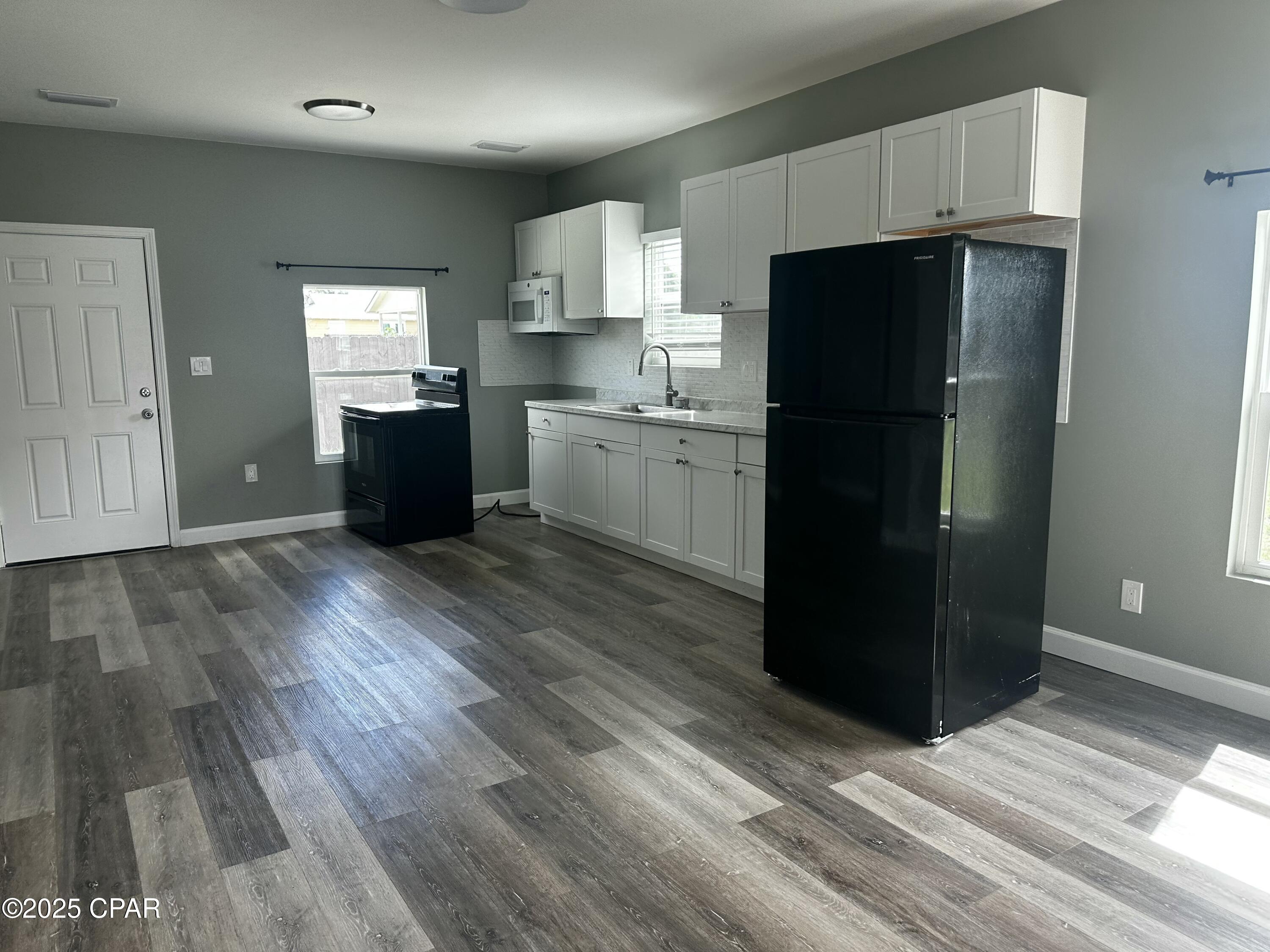 Image 8 For 1122 Oak Avenue