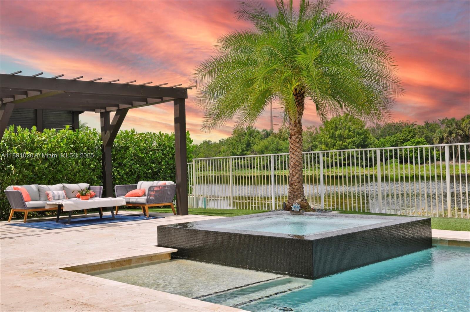 House for Sale in Weston, FL