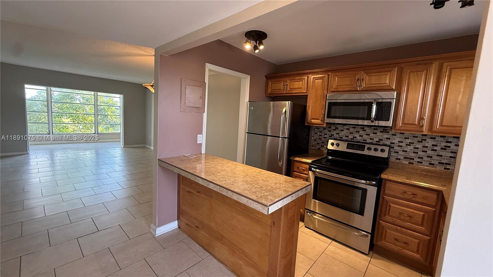 Sunrise Lakes 49 Condo