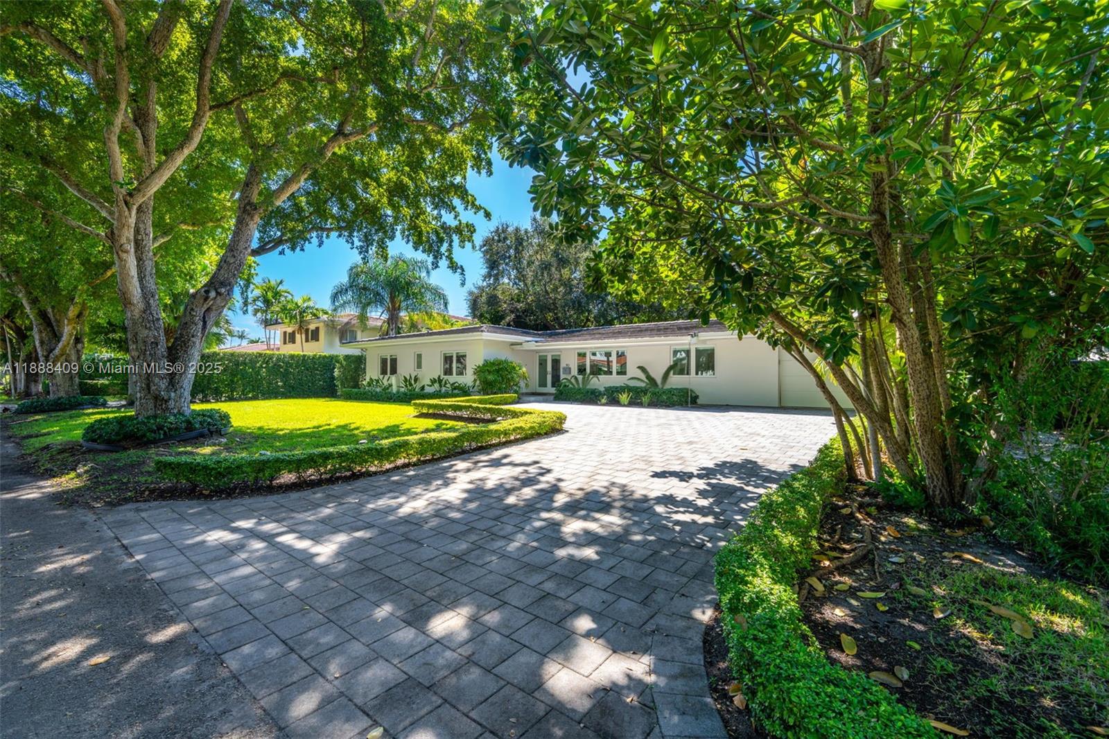 House for Sale in Coral Gables, FL
