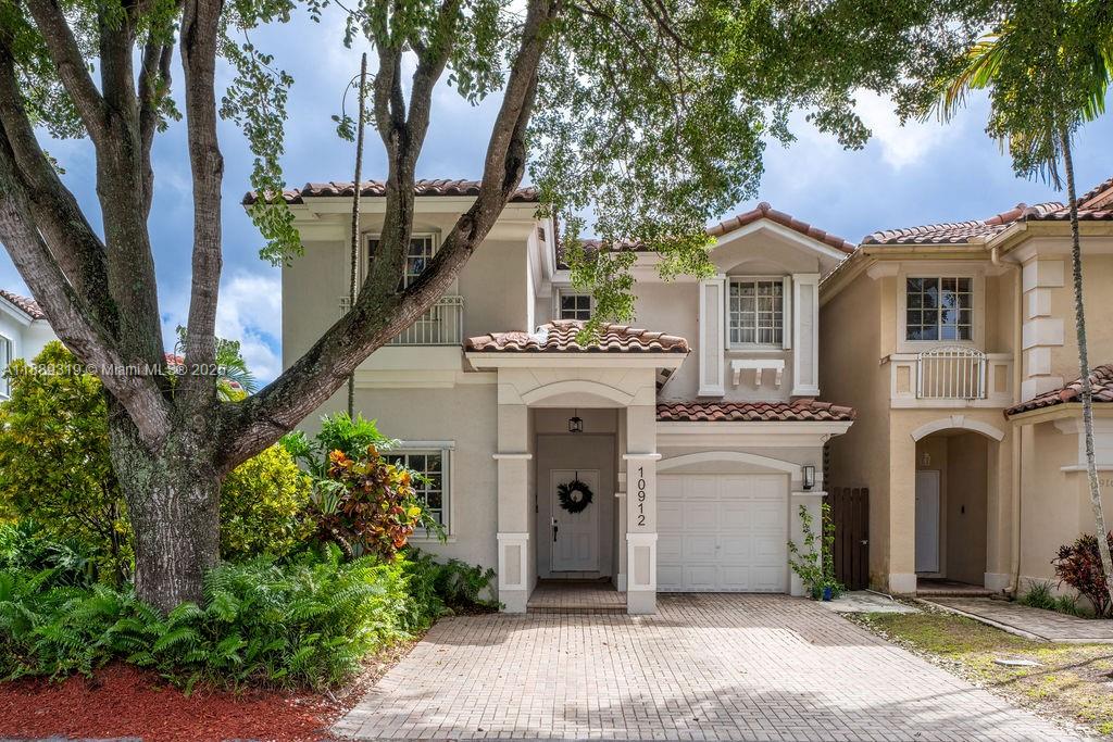 House for Sale in Doral, FL