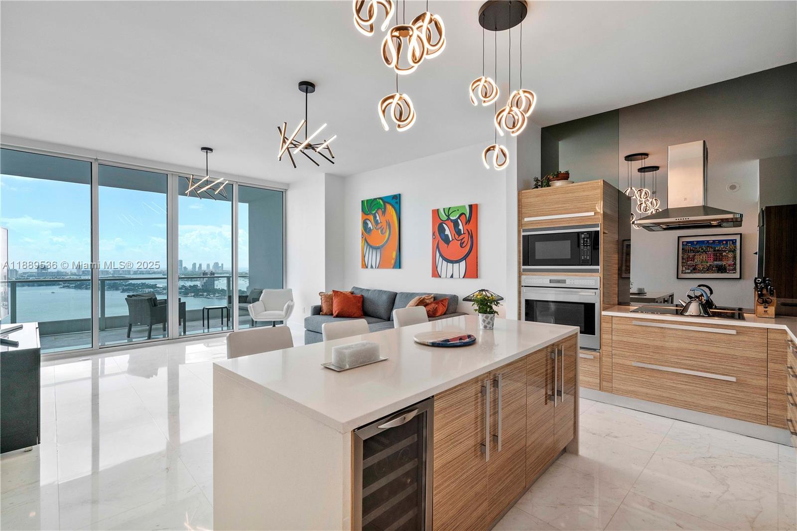 Condo for Sale in Miami, FL