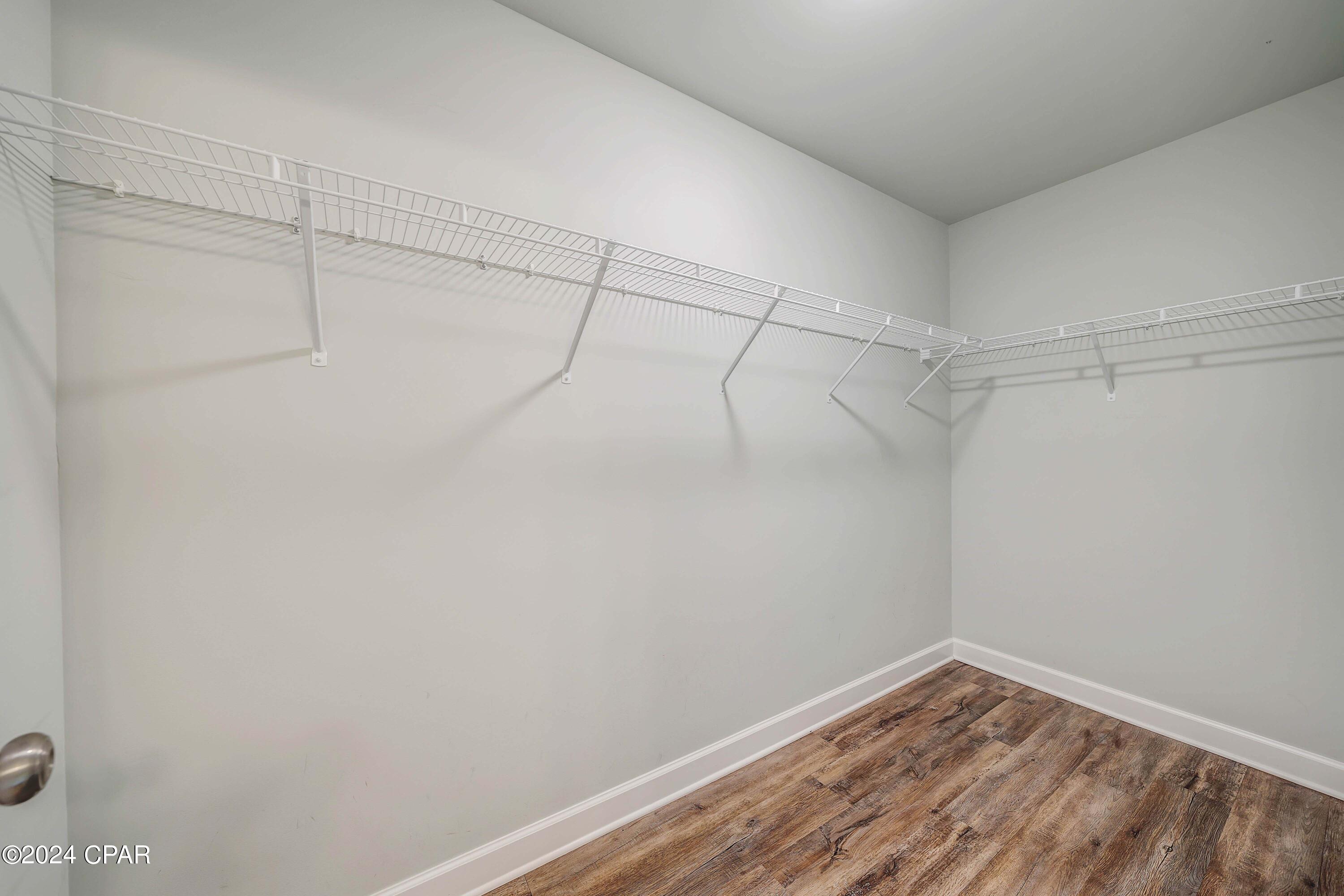 Image 10 For 205 Woodlawn Court