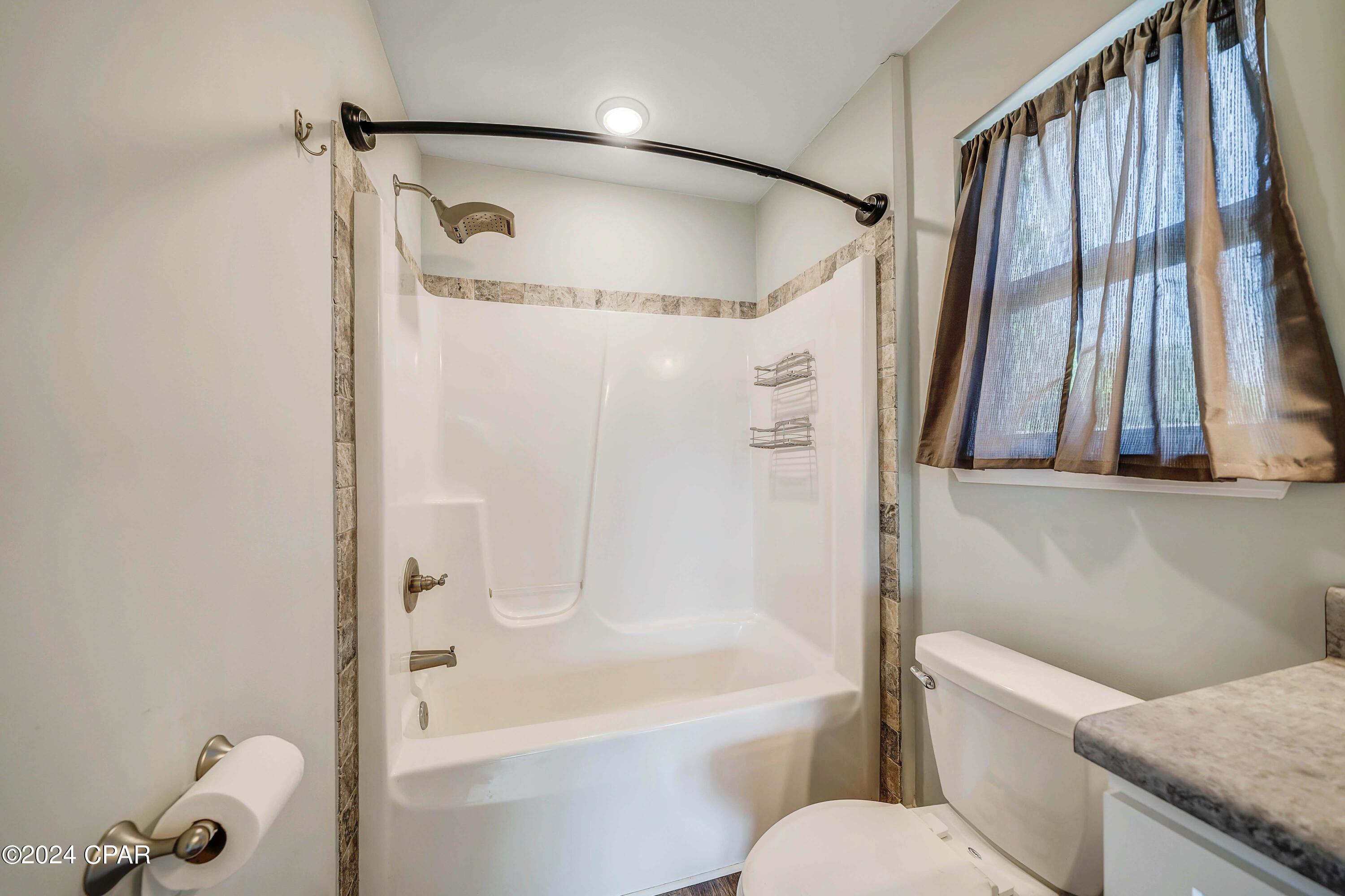 Image 11 For 205 Woodlawn Court