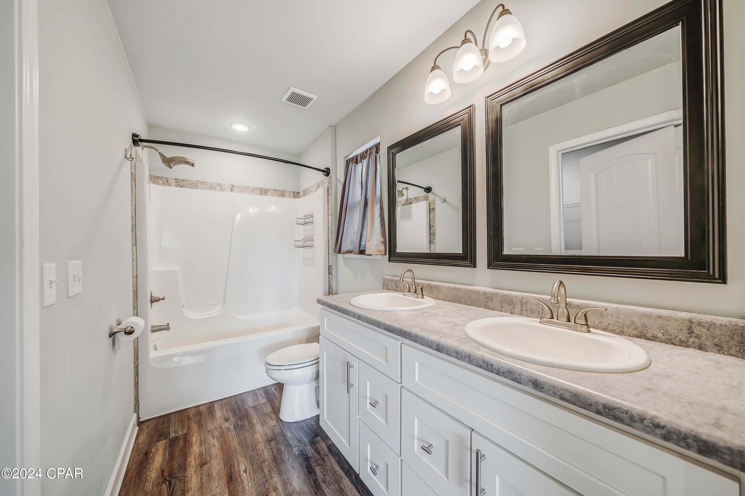 Image 12 For 205 Woodlawn Court