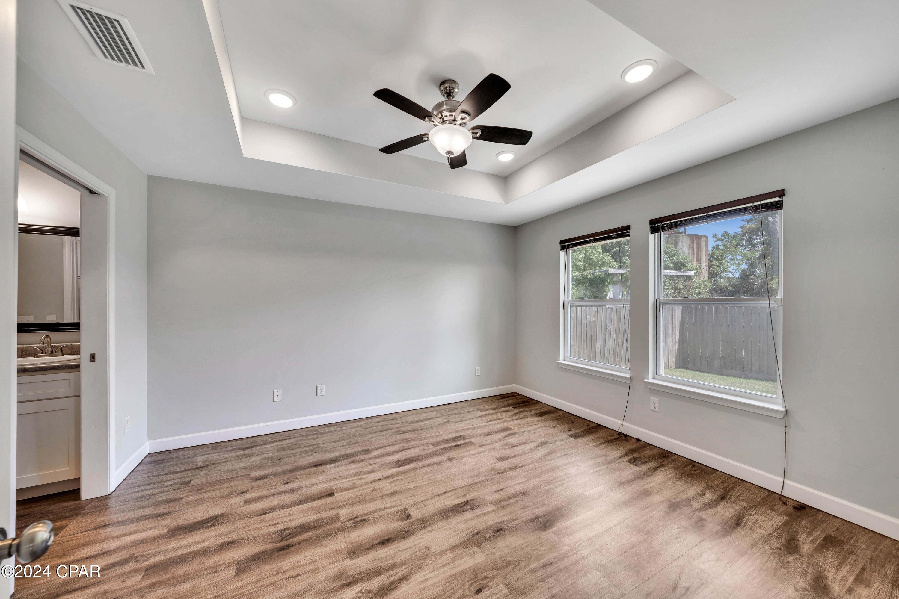 Image 13 For 205 Woodlawn Court