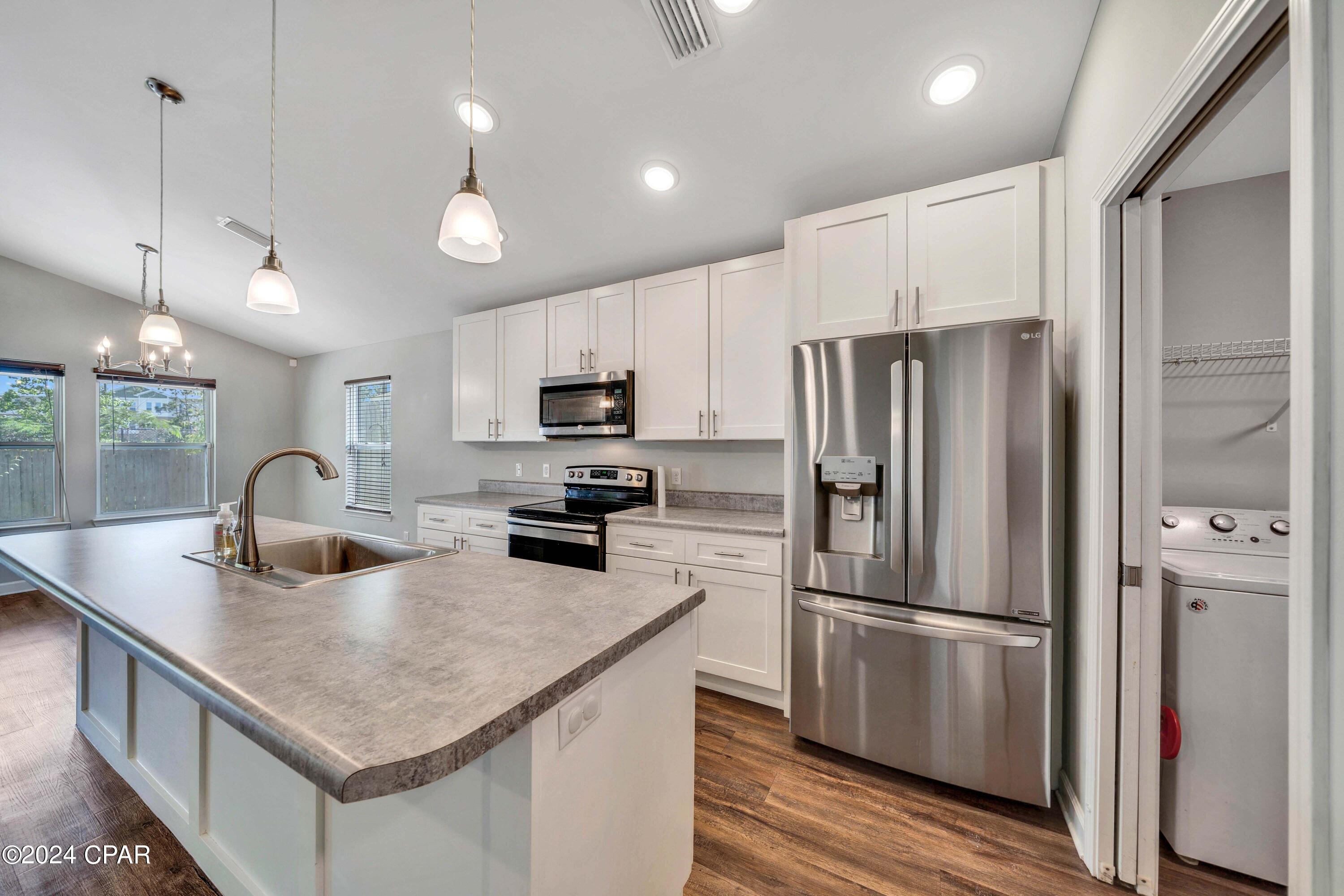 Image 16 For 205 Woodlawn Court