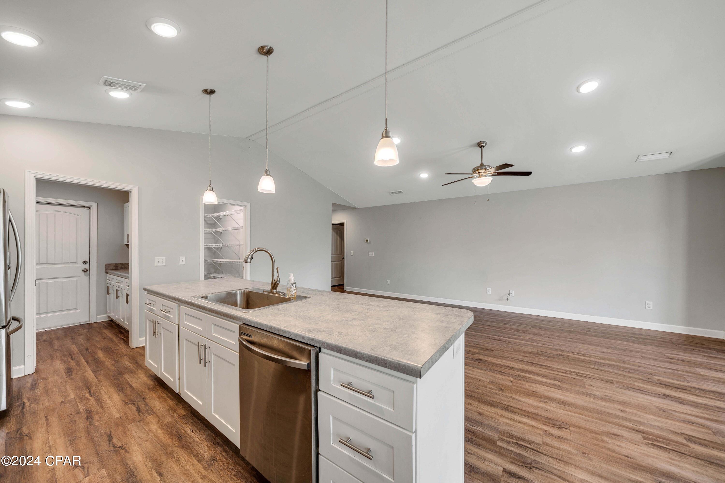 Image 18 For 205 Woodlawn Court